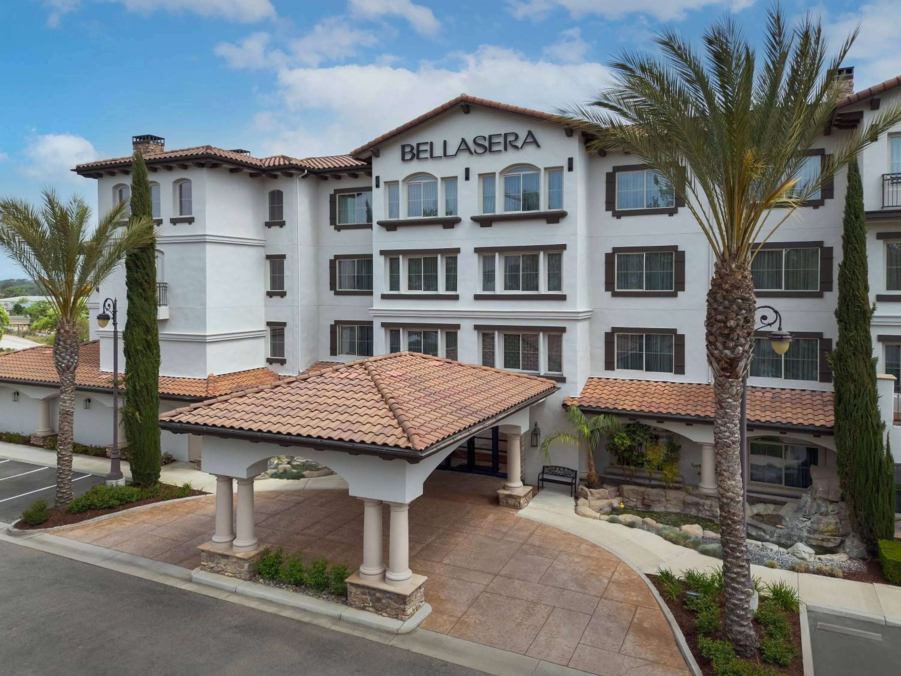 Property building in Bellasera Hotel & Suites Paso Robles, Tapestry by Hilton