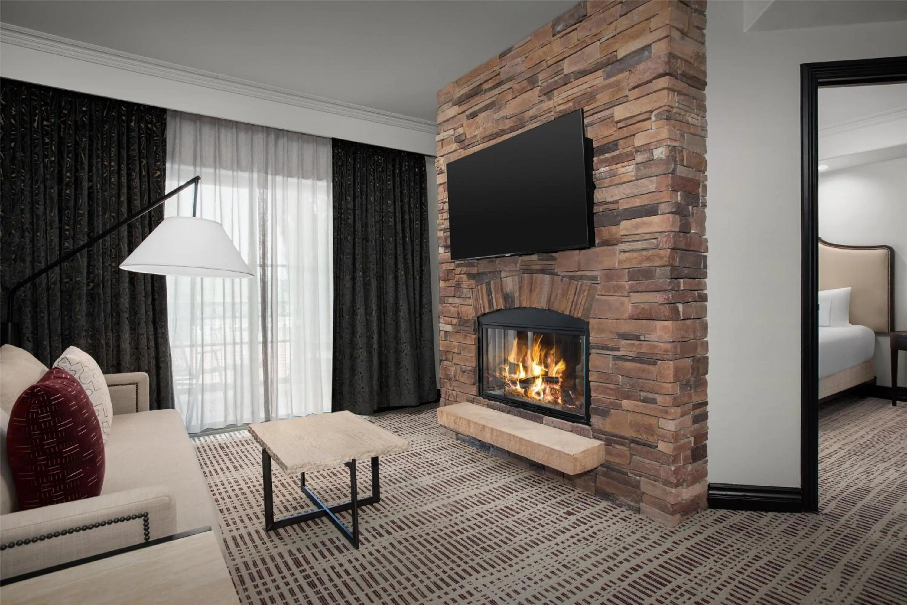 Living room, Bed in Bellasera Hotel & Suites Paso Robles, Tapestry by Hilton