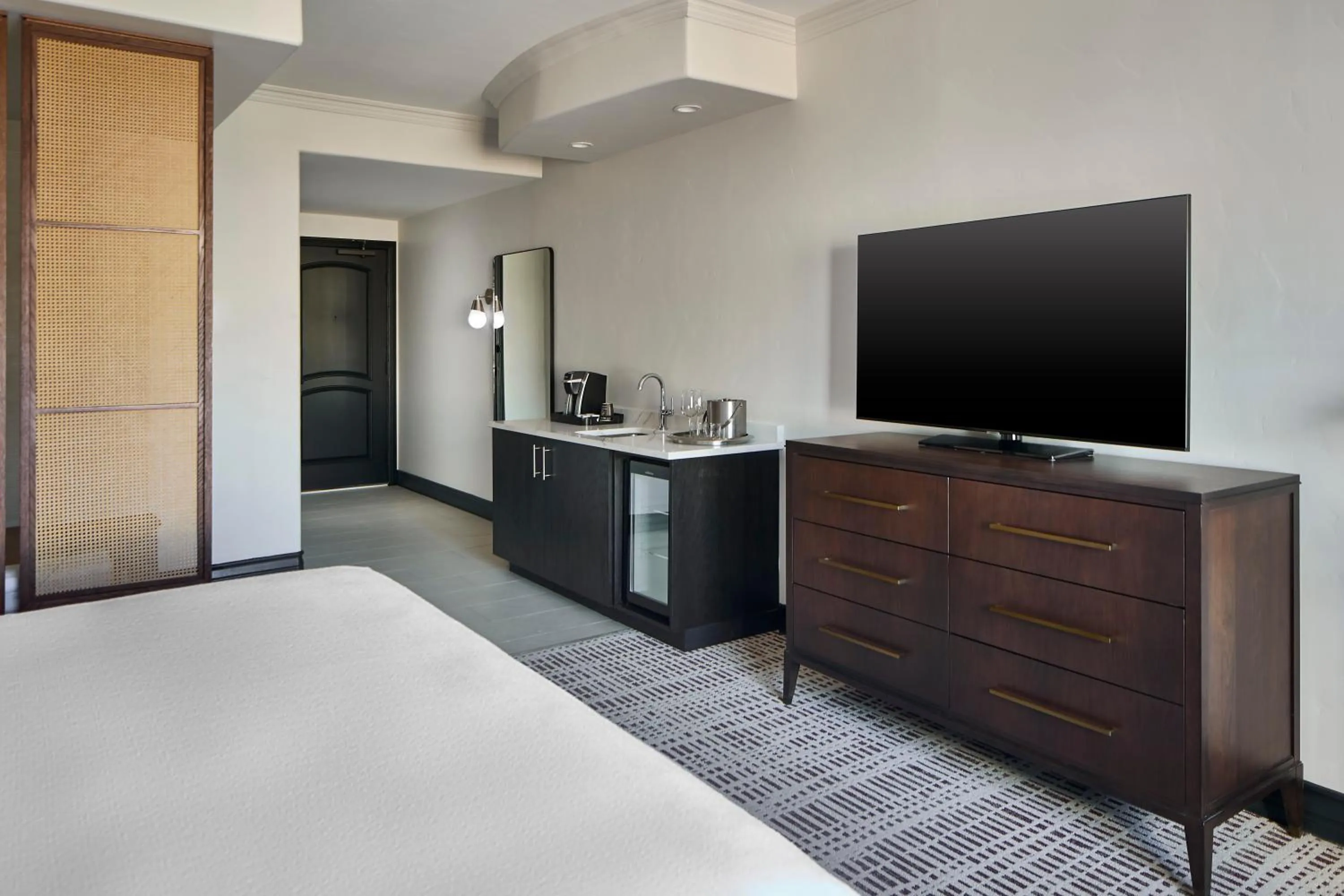 Bedroom, Bed in Bellasera Hotel & Suites Paso Robles, Tapestry by Hilton