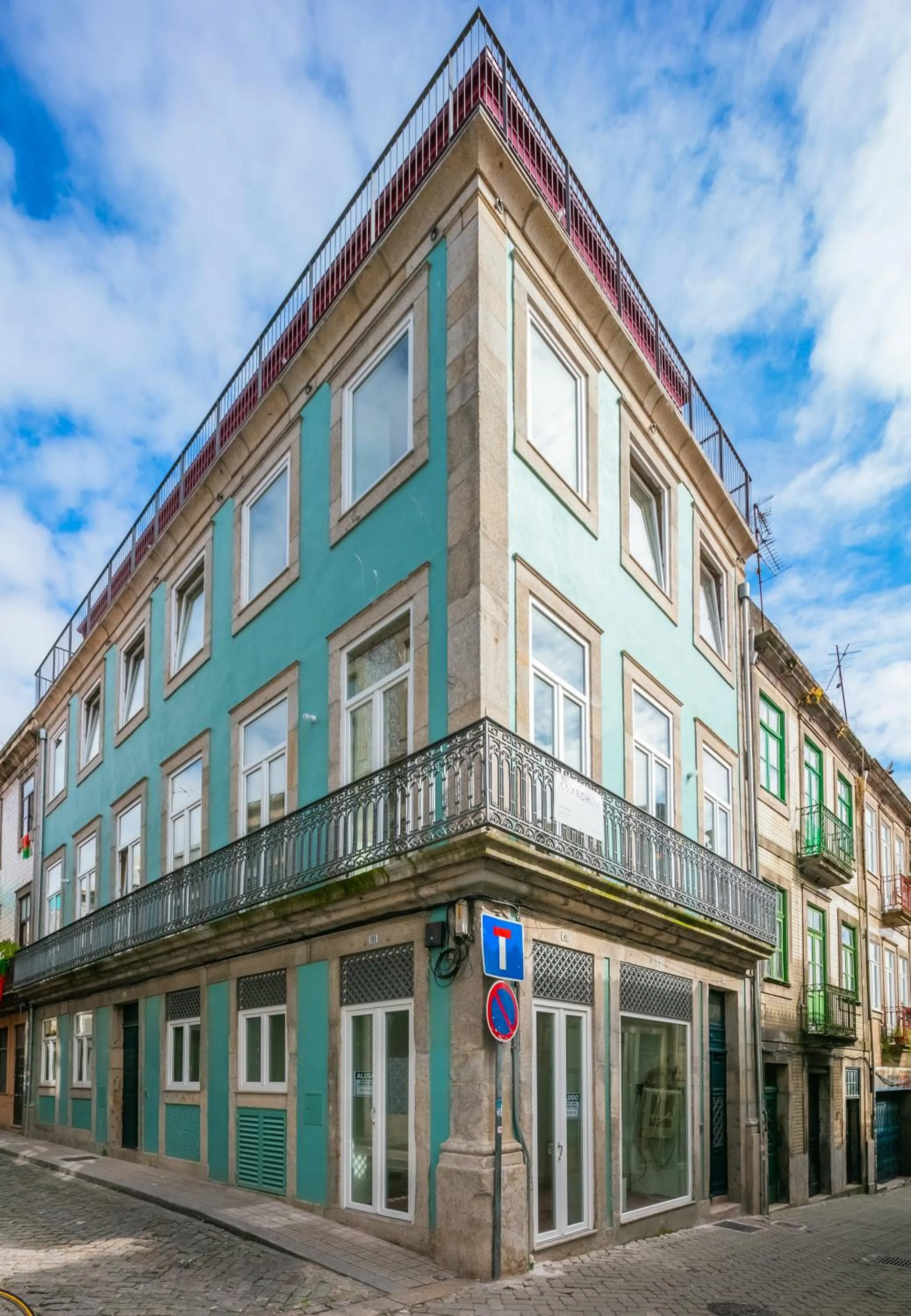 Property building in Indulge Porto Flats