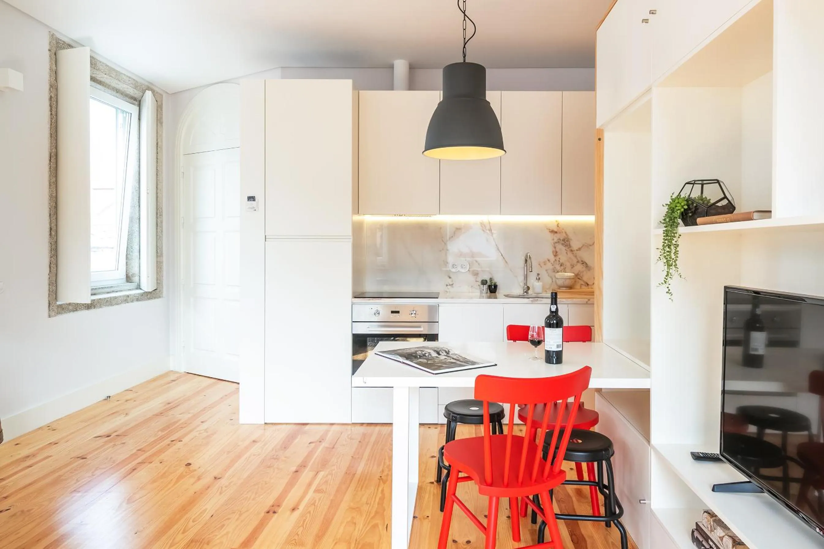 TV and multimedia in Indulge Porto Flats