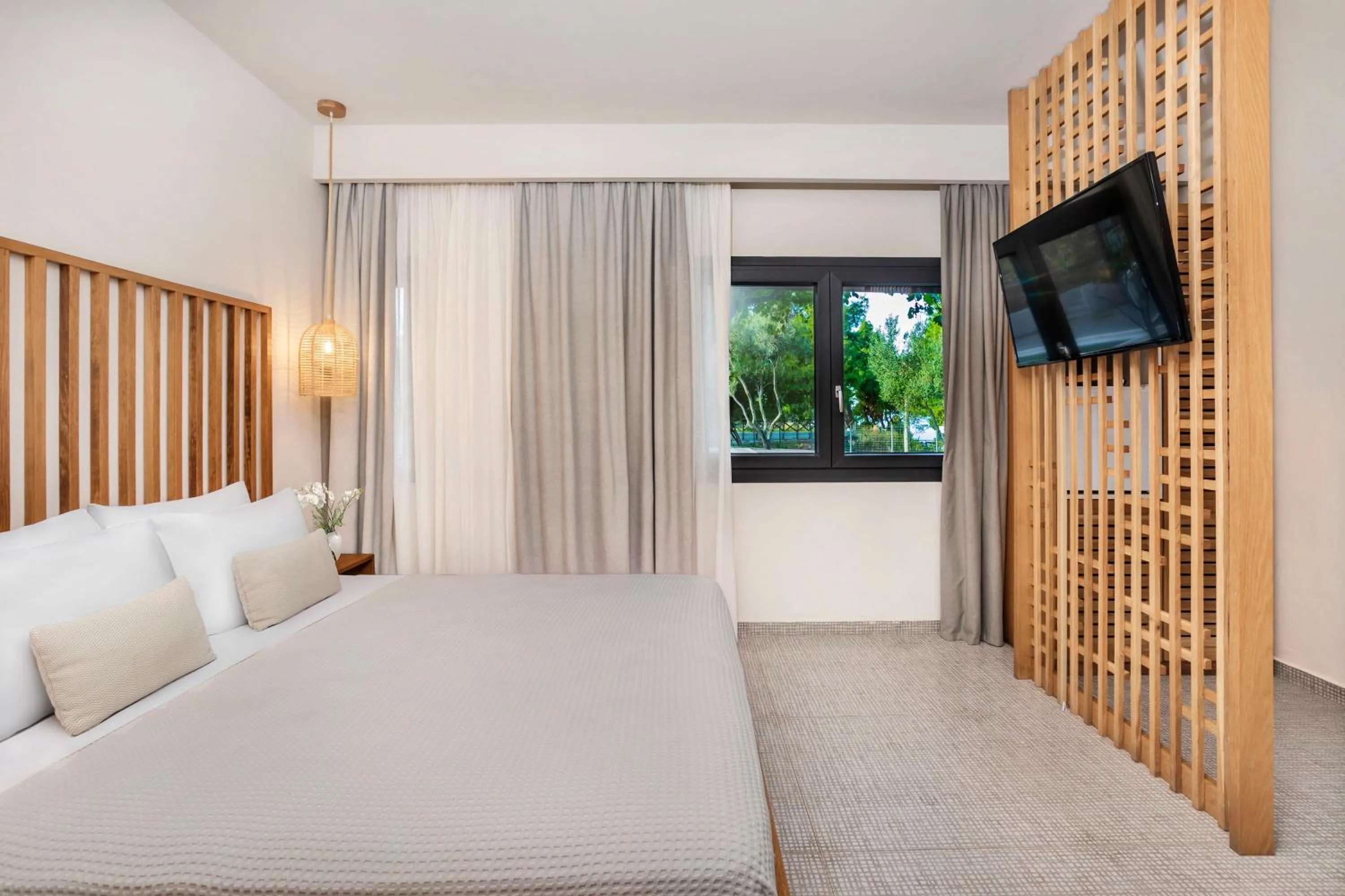 Photo of the whole room, Bed in Elies 33 Bio Retreat