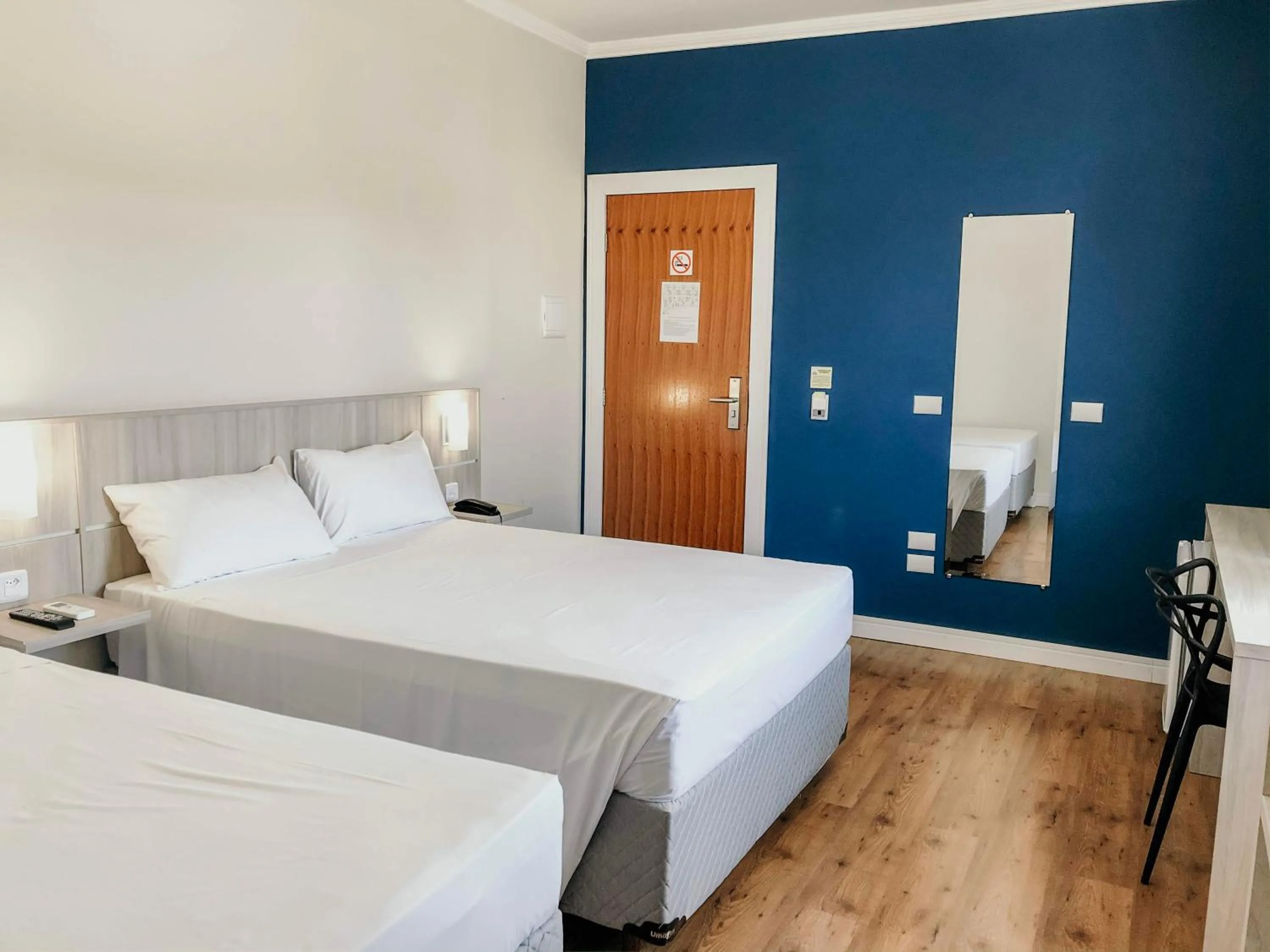 Photo of the whole room, Bed in Sense Hotel Araucária