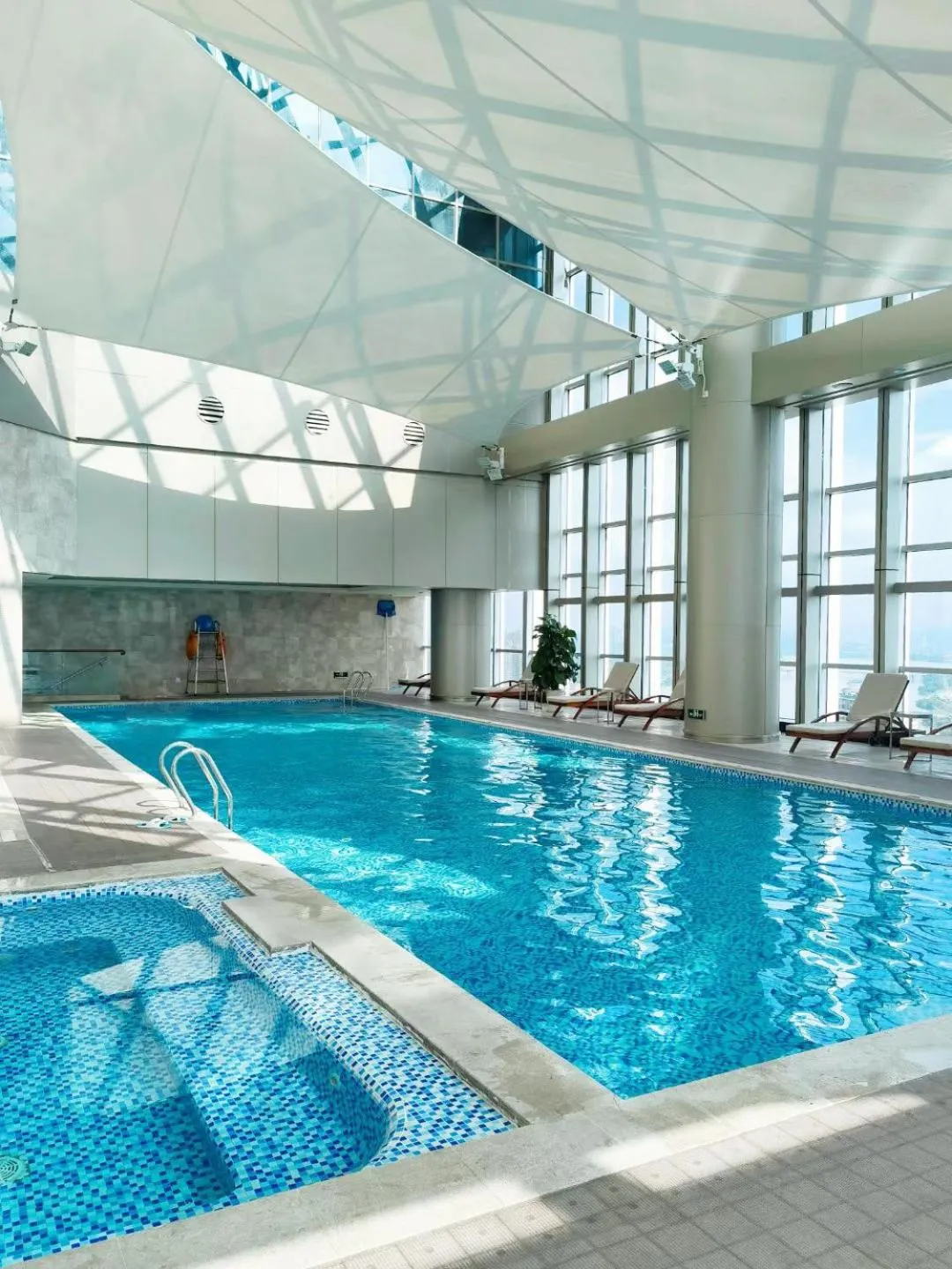 Swimming pool in Renaissance Huizhou Hotel