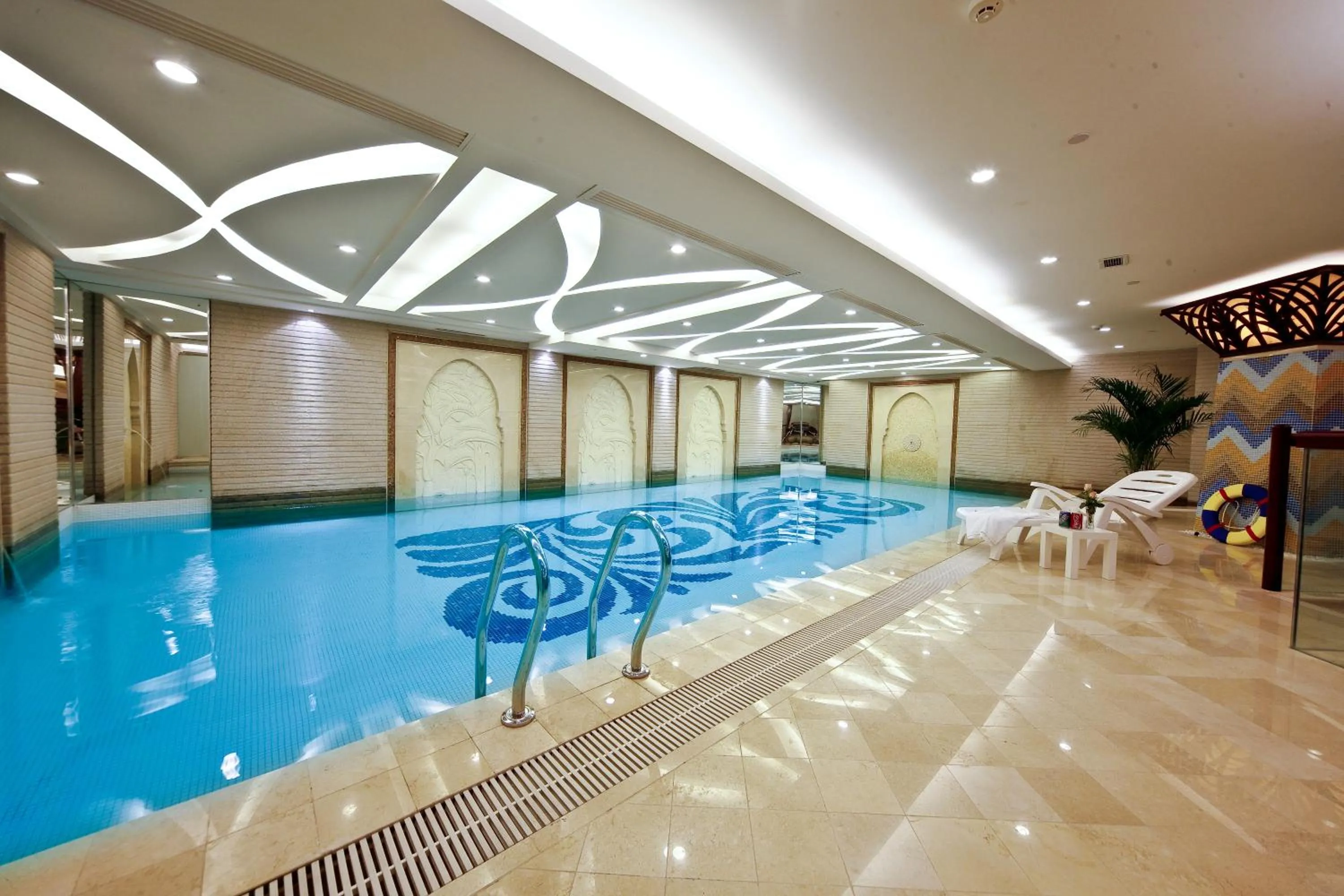 Swimming pool in Nanjing Central Hotel