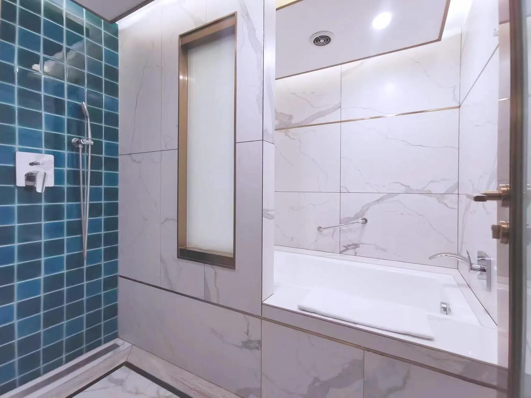 Bathroom in Nanjing Central Hotel