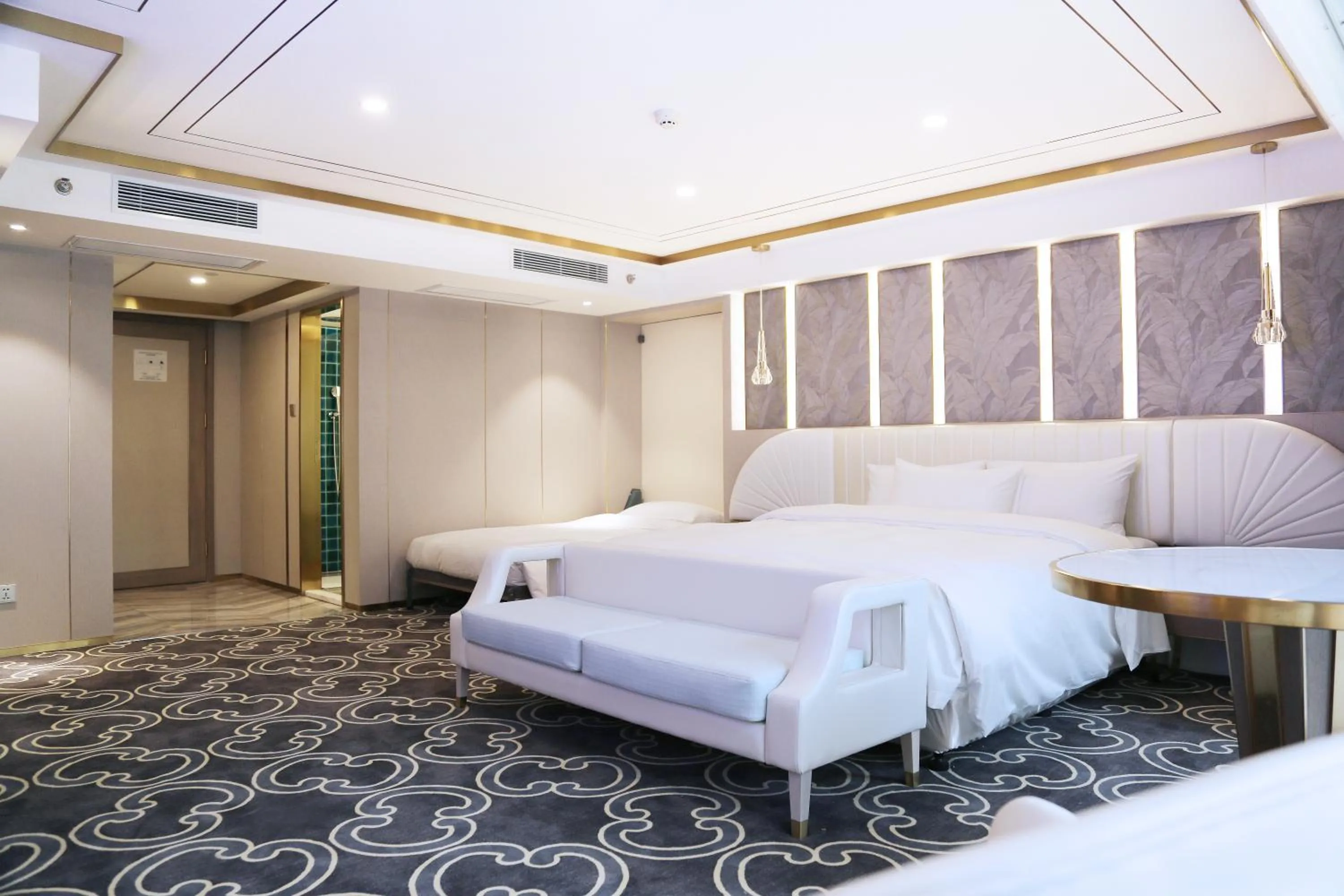 Photo of the whole room, Bed in Nanjing Central Hotel