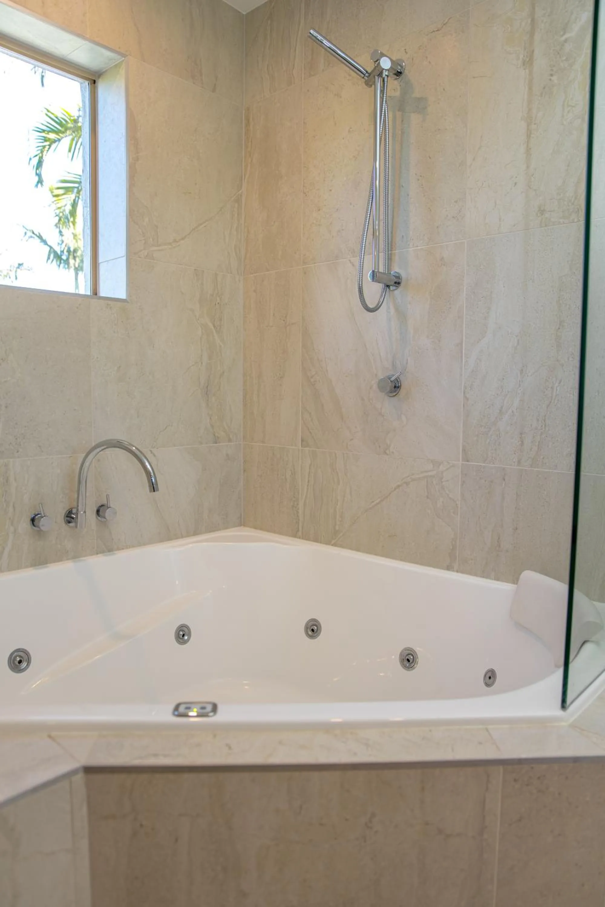 Hot Tub in The Islander Noosa Resort