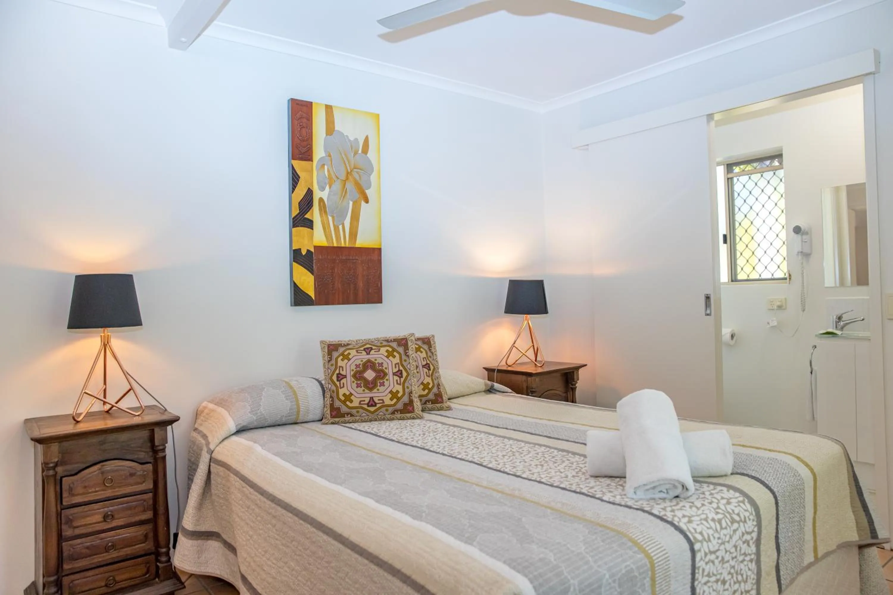 Bedroom, Bed in The Islander Noosa Resort