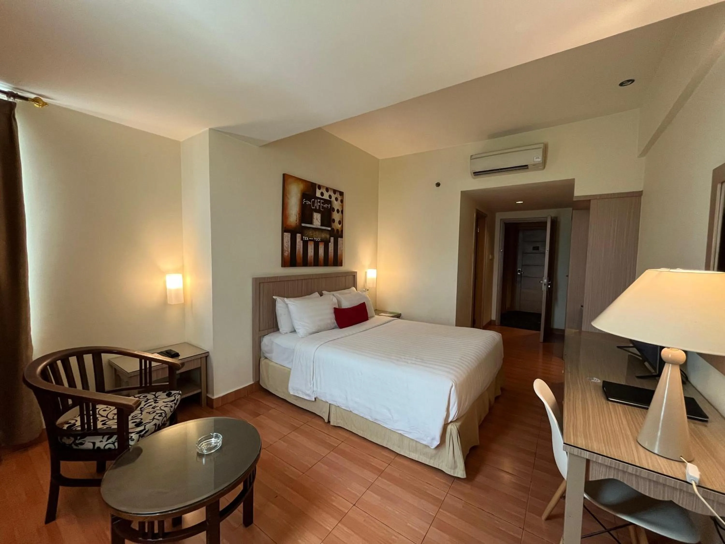 Bedroom, Bed in Grand Zuri Dumai