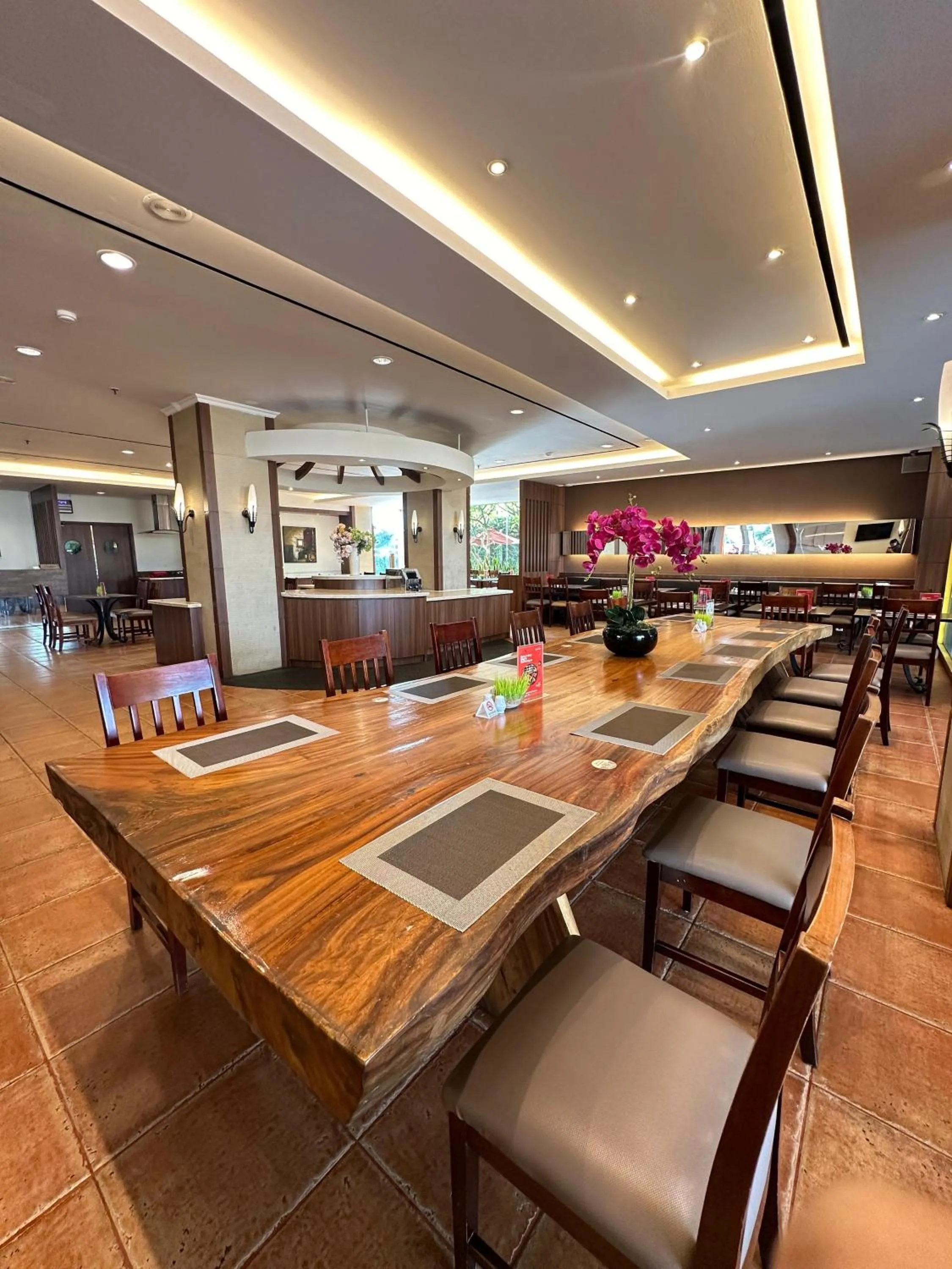 Restaurant/places to eat in Grand Zuri Dumai