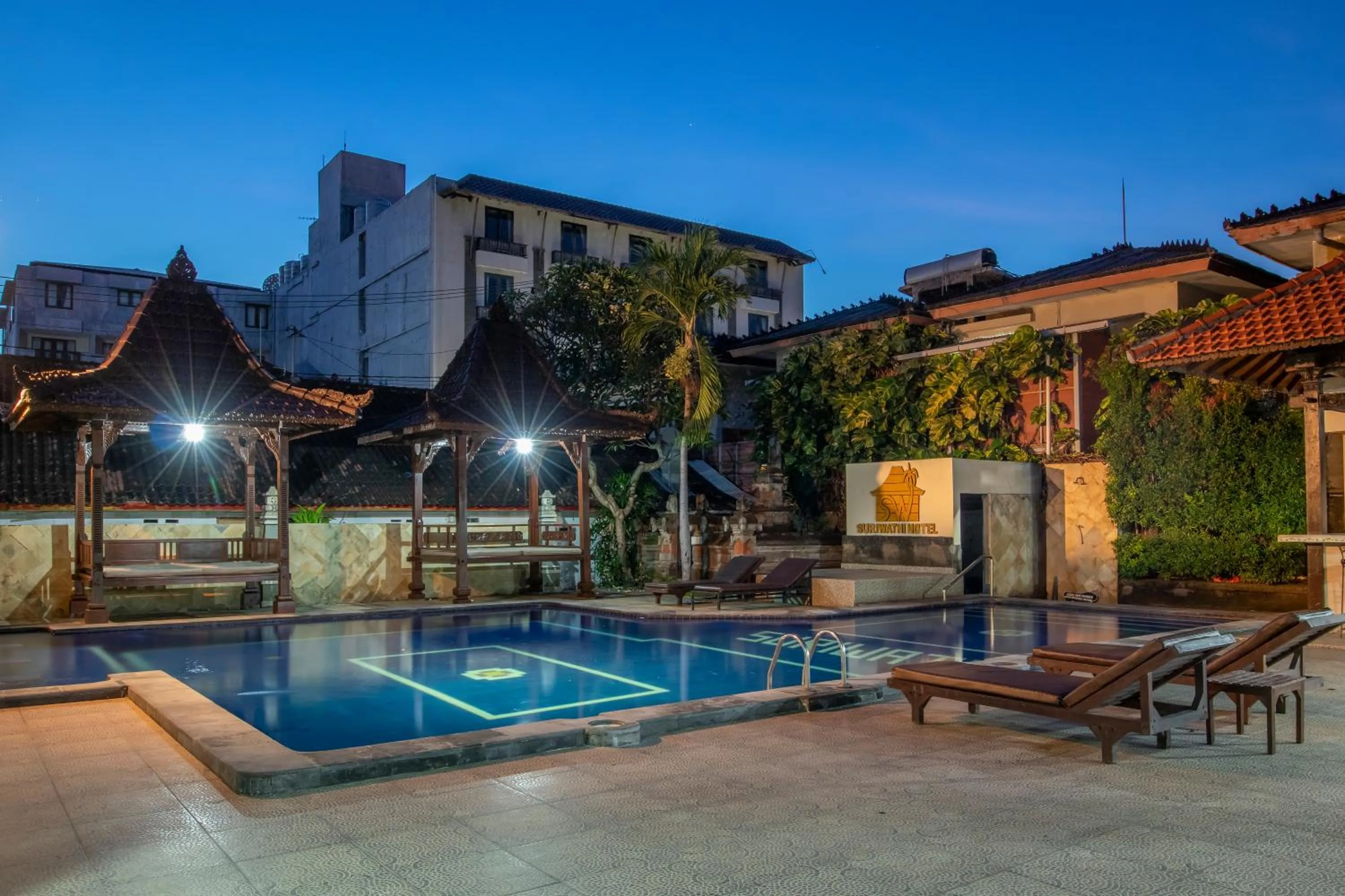 Swimming pool in Suriwathi Hotel Legian
