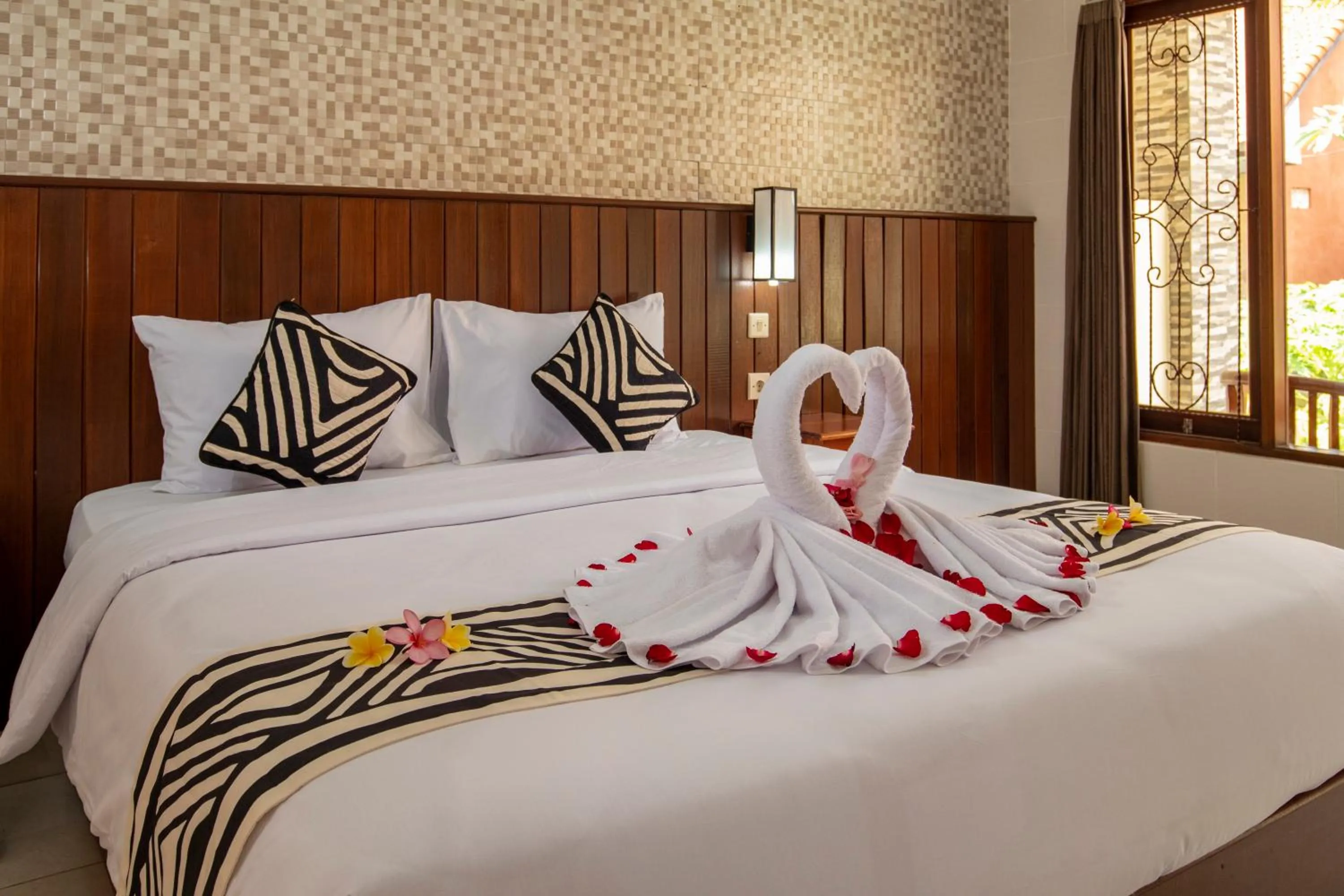 Bed in Suriwathi Hotel Legian