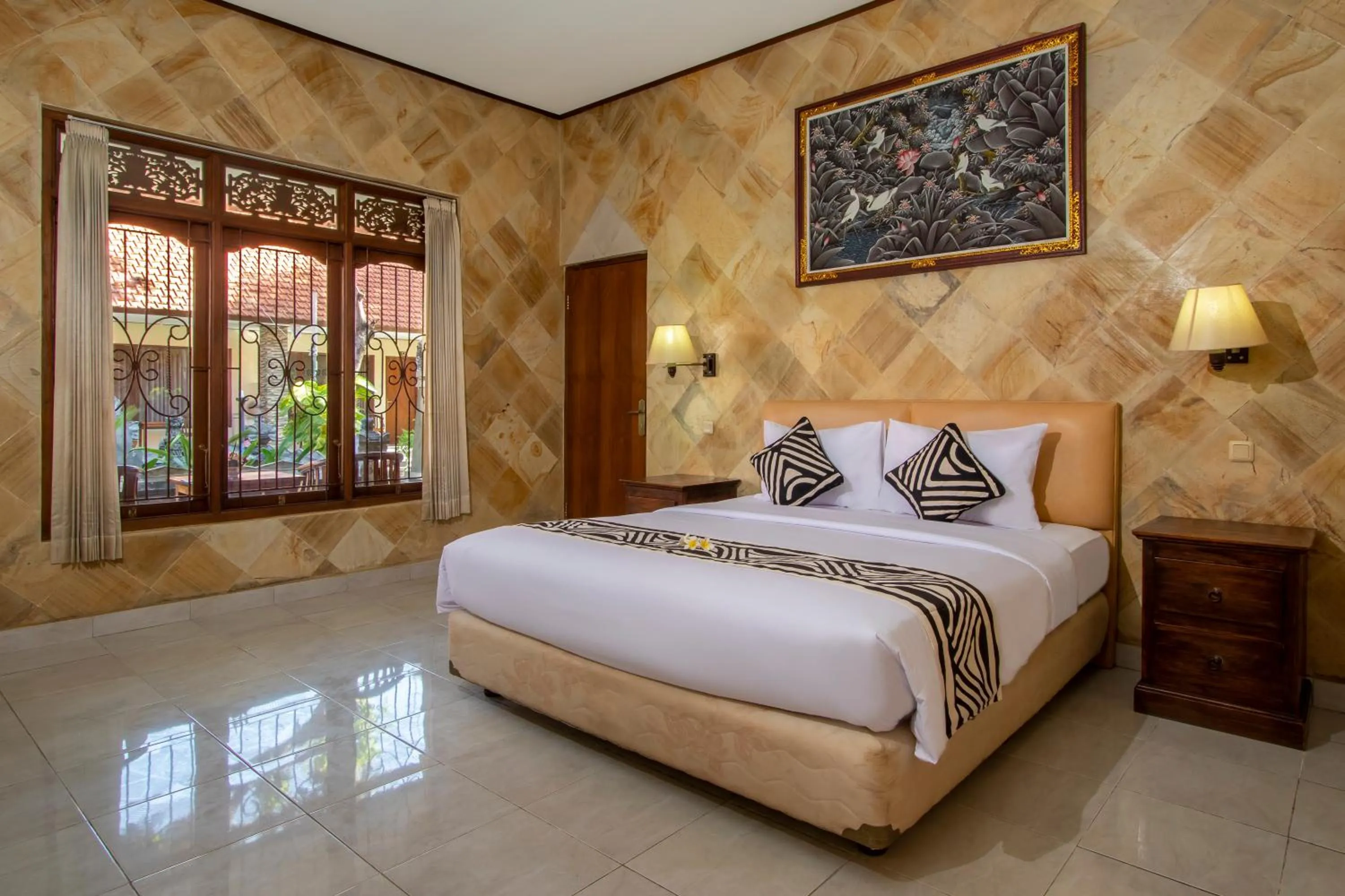 Bed in Suriwathi Hotel Legian
