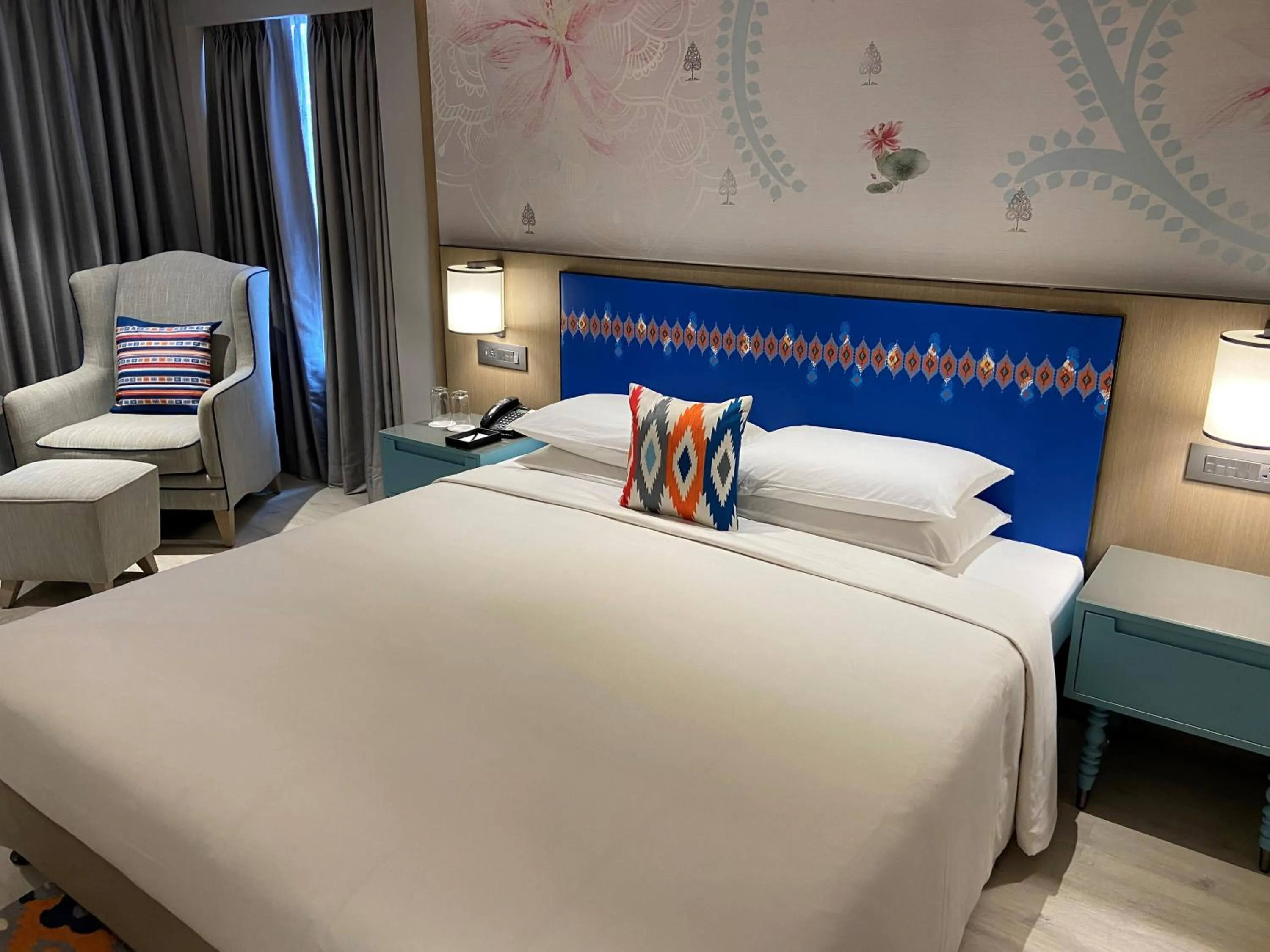 TV and multimedia, Bed in The Crown, Bhubaneswar - IHCL SeleQtions