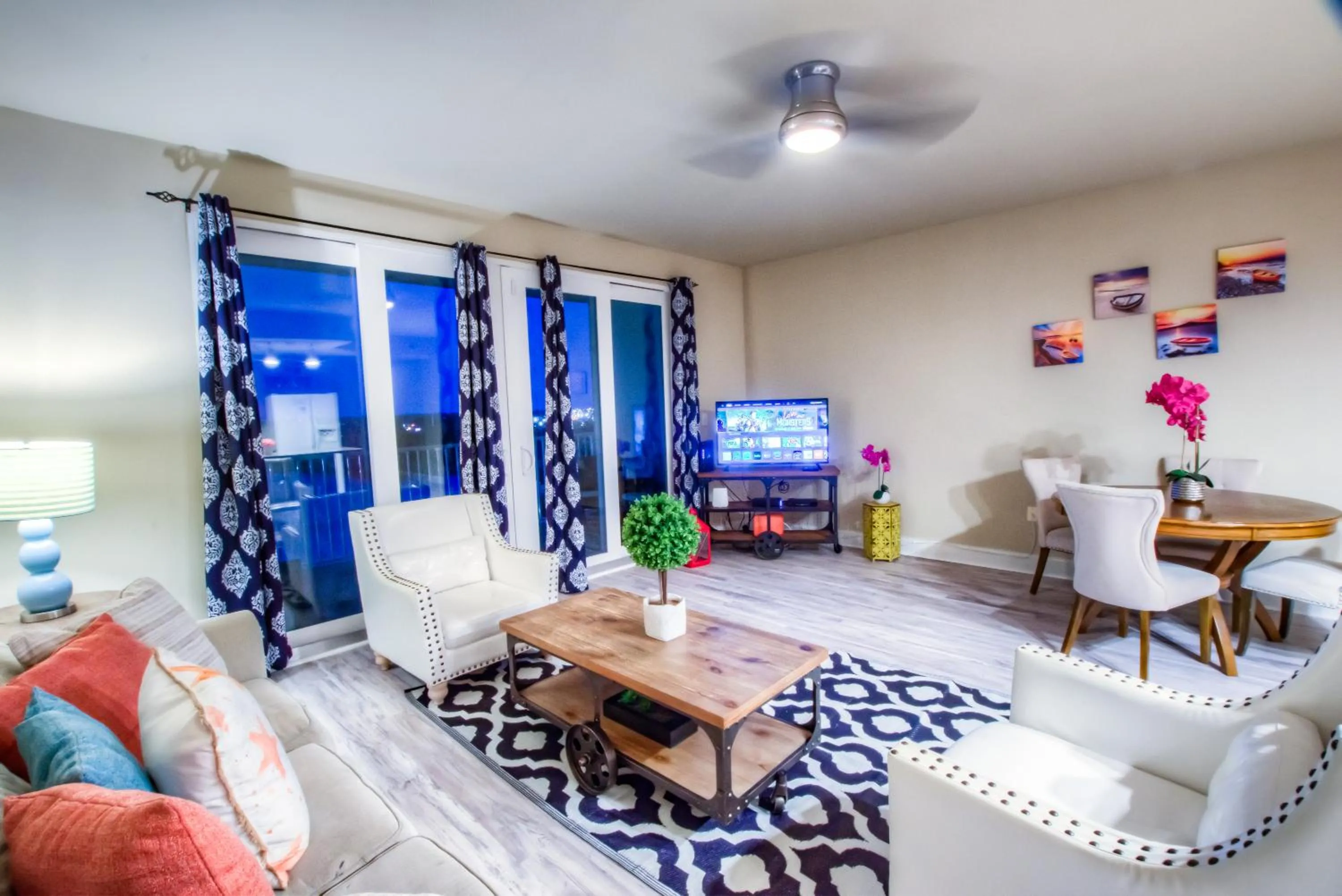 Laketown Wharf 1035 By Aneliya