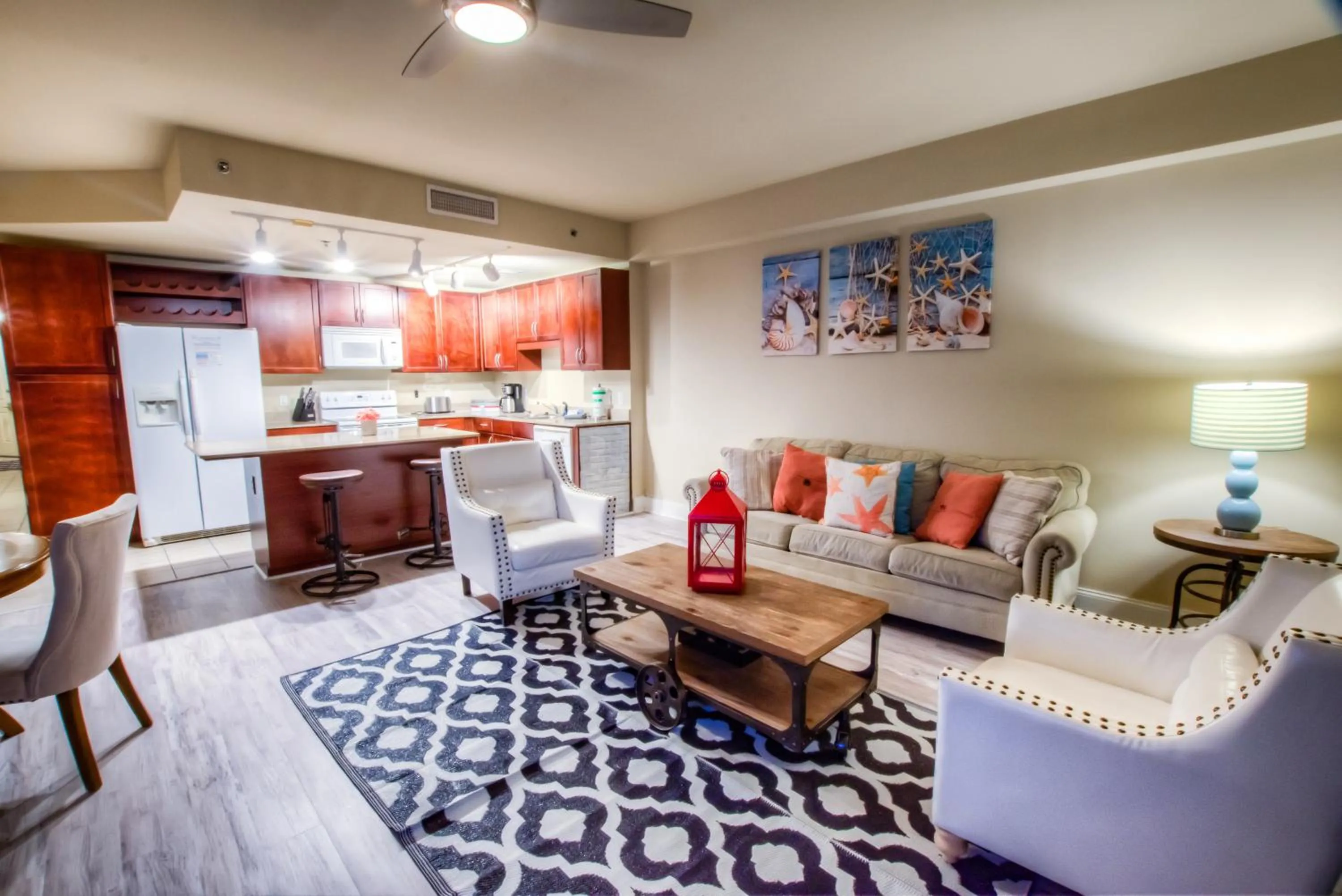 Laketown Wharf 1035 By Aneliya