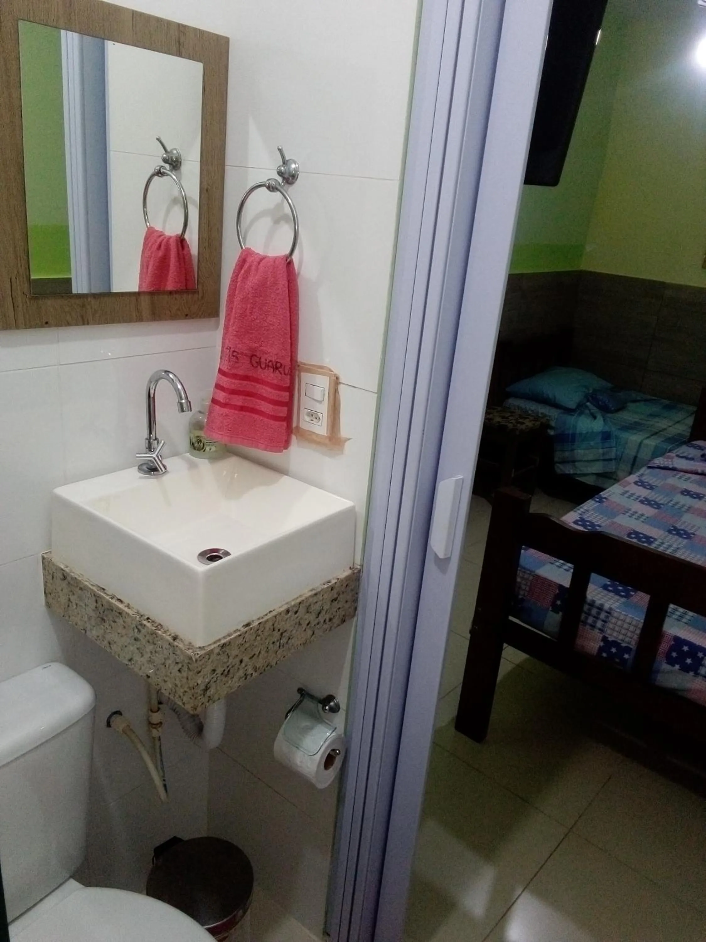 Bathroom, Bed in Pousada Reis Guarujá