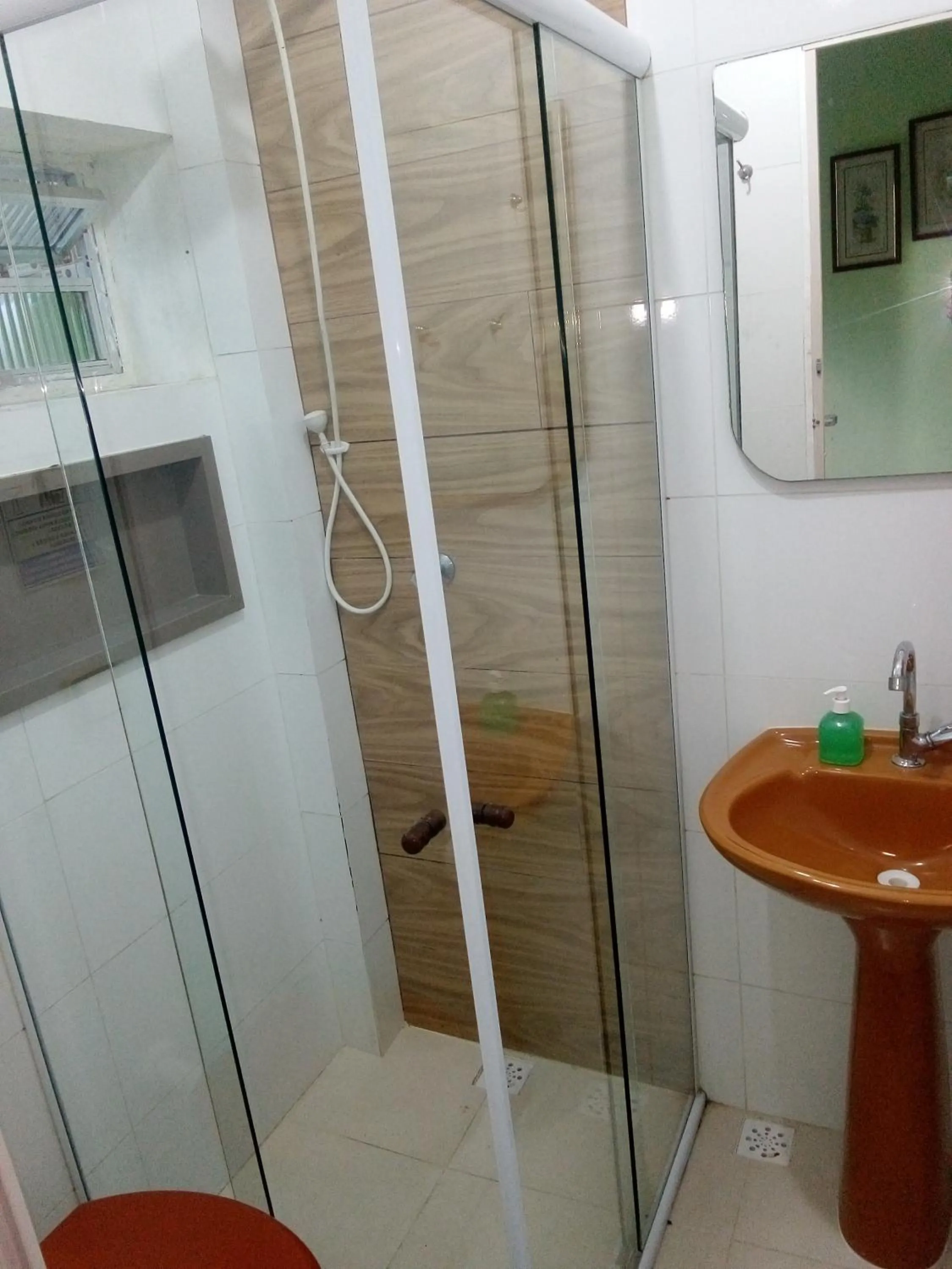 Bathroom in Pousada Reis Guarujá