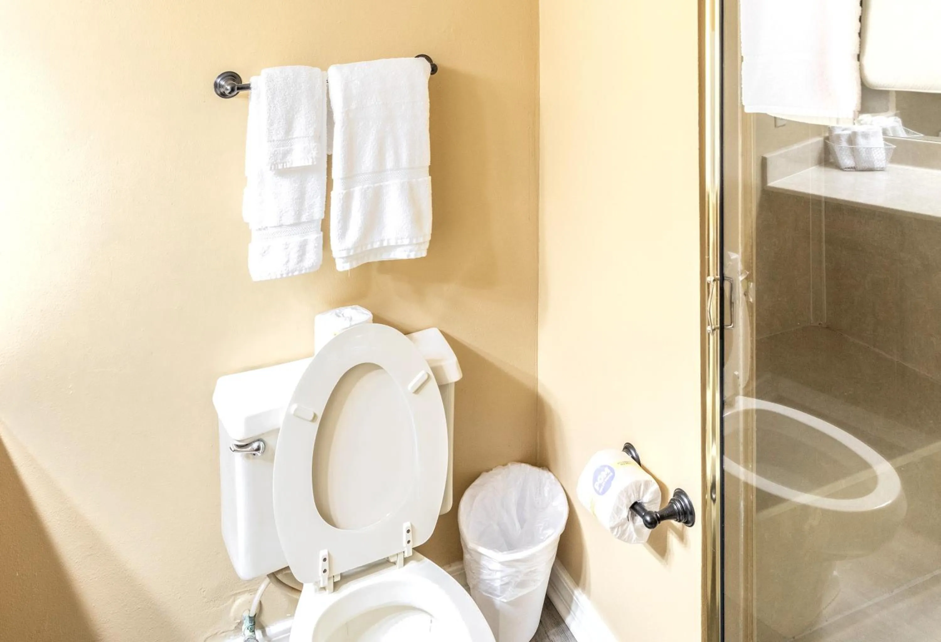 Bathroom in Royal Holiday Beach Resort