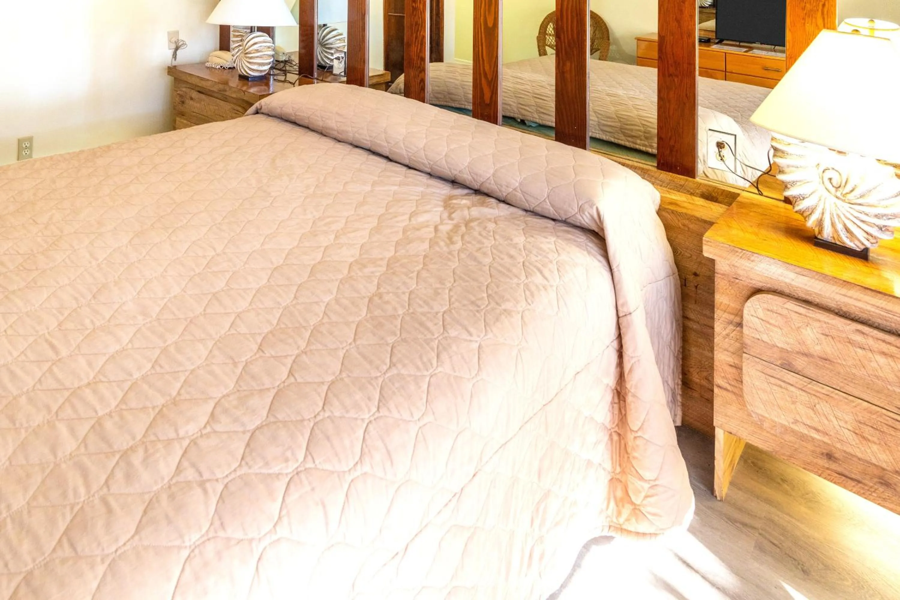 Bed in Royal Holiday Beach Resort