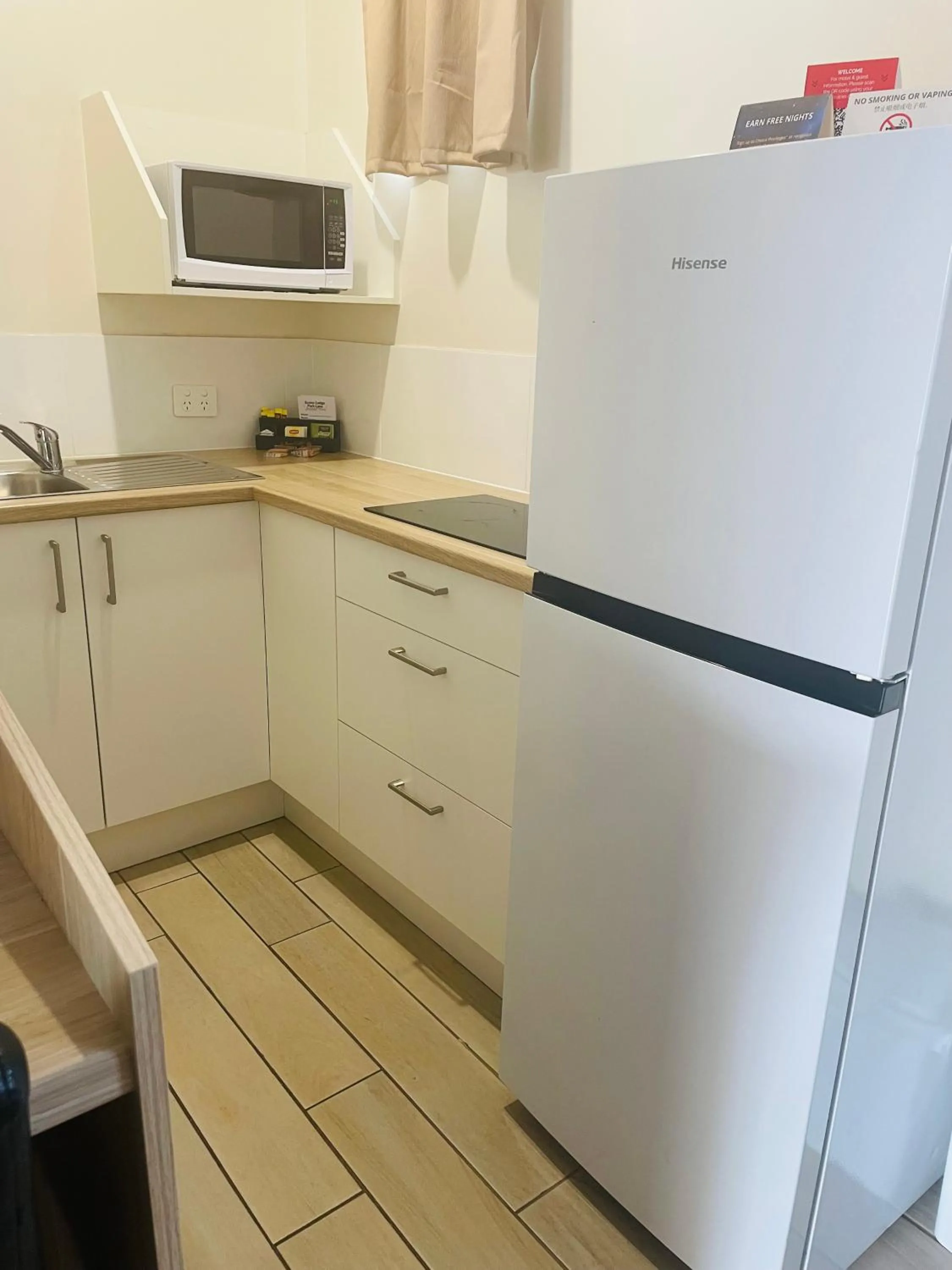 Kitchen or kitchenette in Econo Lodge Park Lane