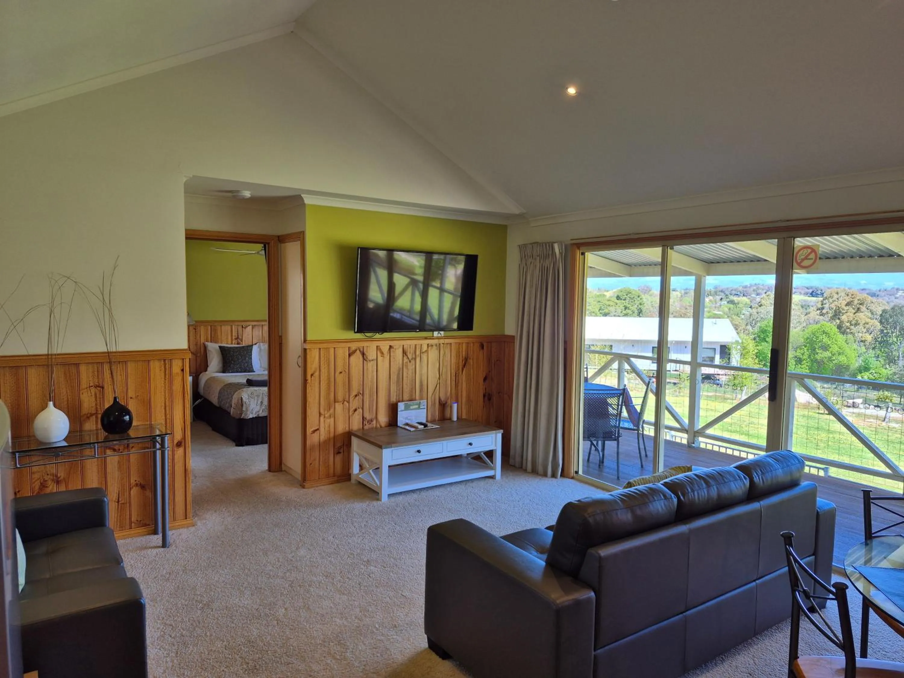 TV and multimedia in Golden Heritage Accommodation