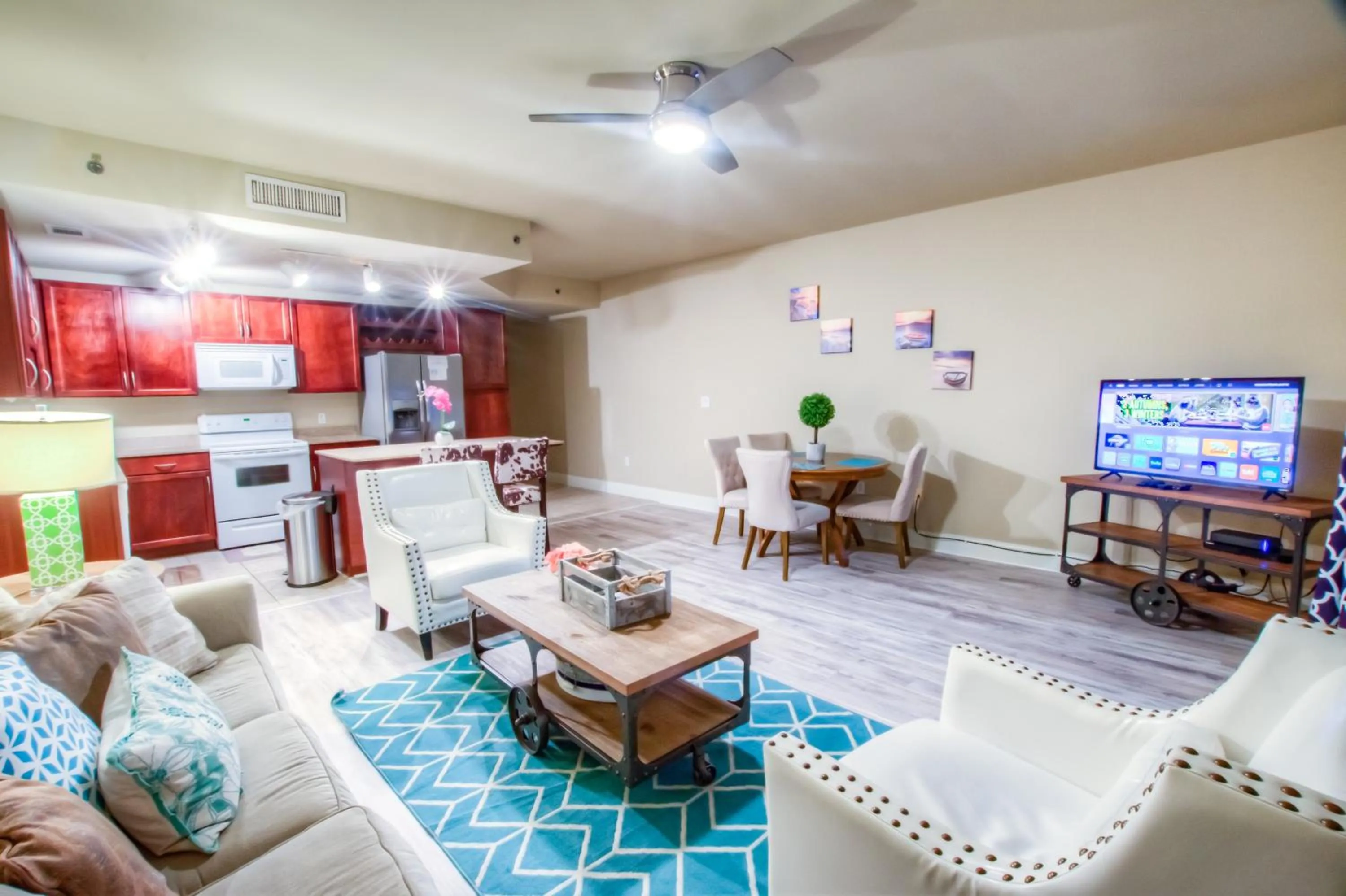 Laketown Wharf Resort 1036 By Aneliya