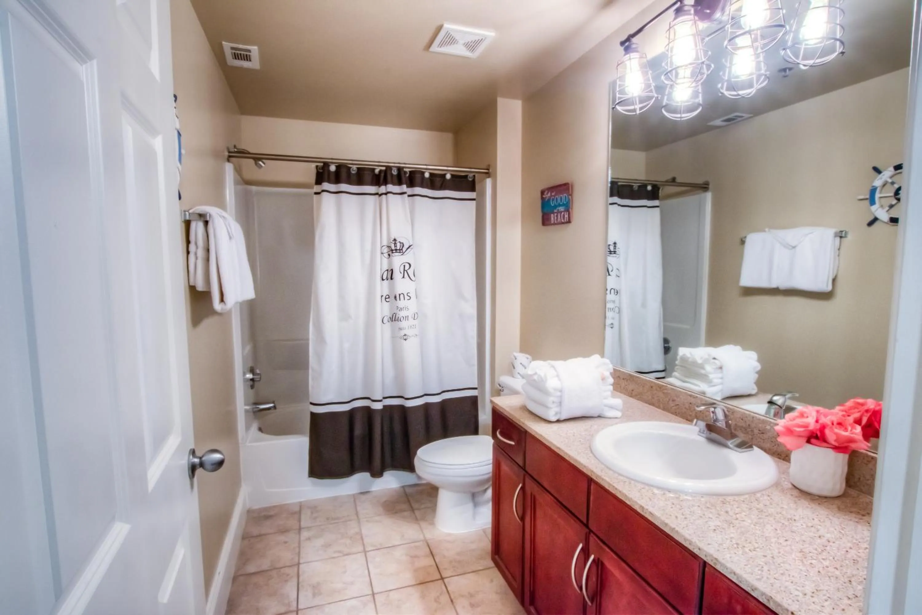 Laketown Wharf Resort 1036 By Aneliya