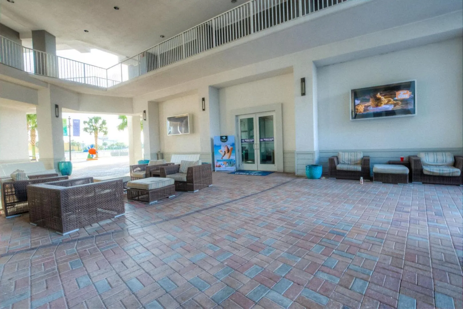 Laketown Wharf Resort 1036 By Aneliya