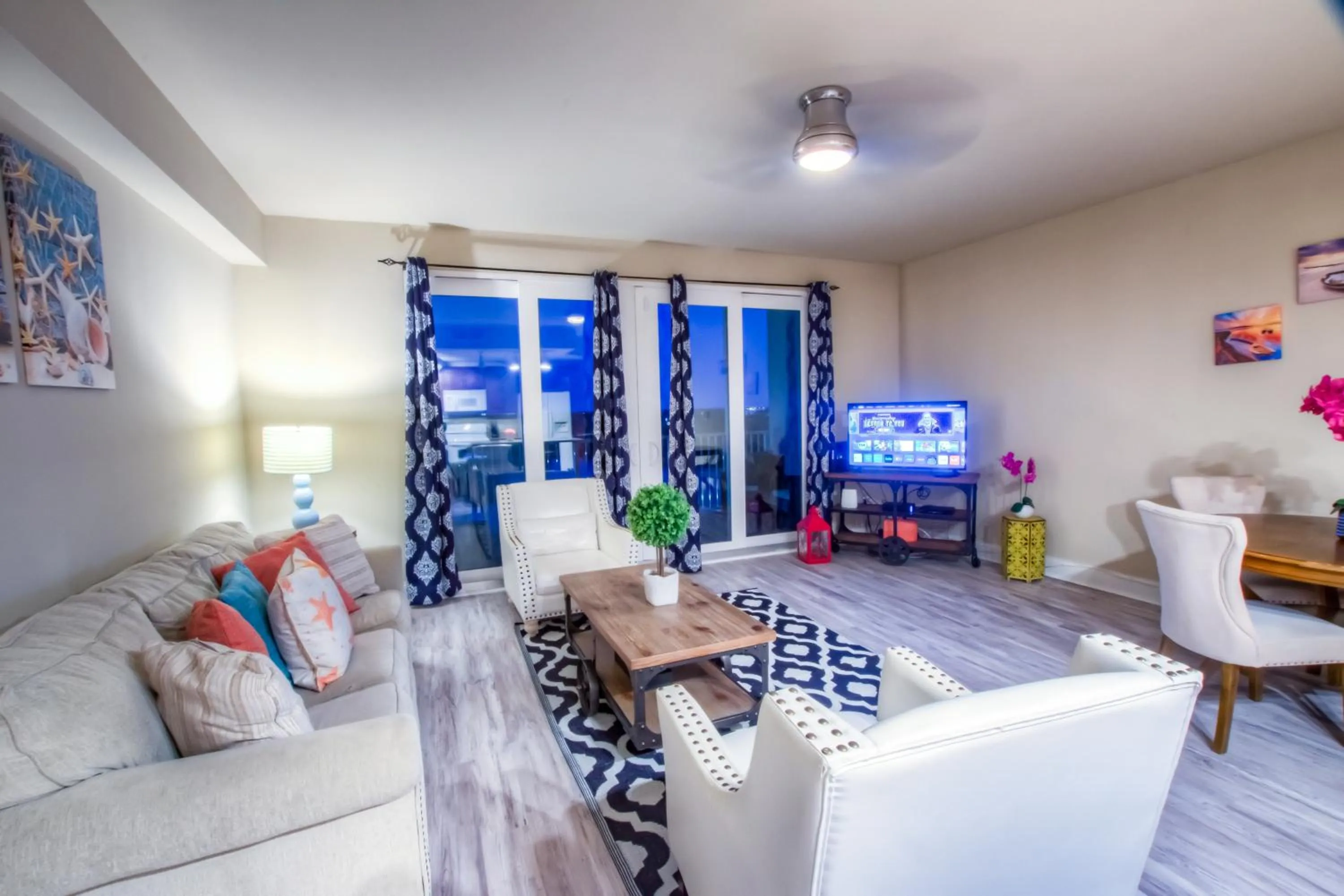 Laketown Wharf Resort 1036 By Aneliya