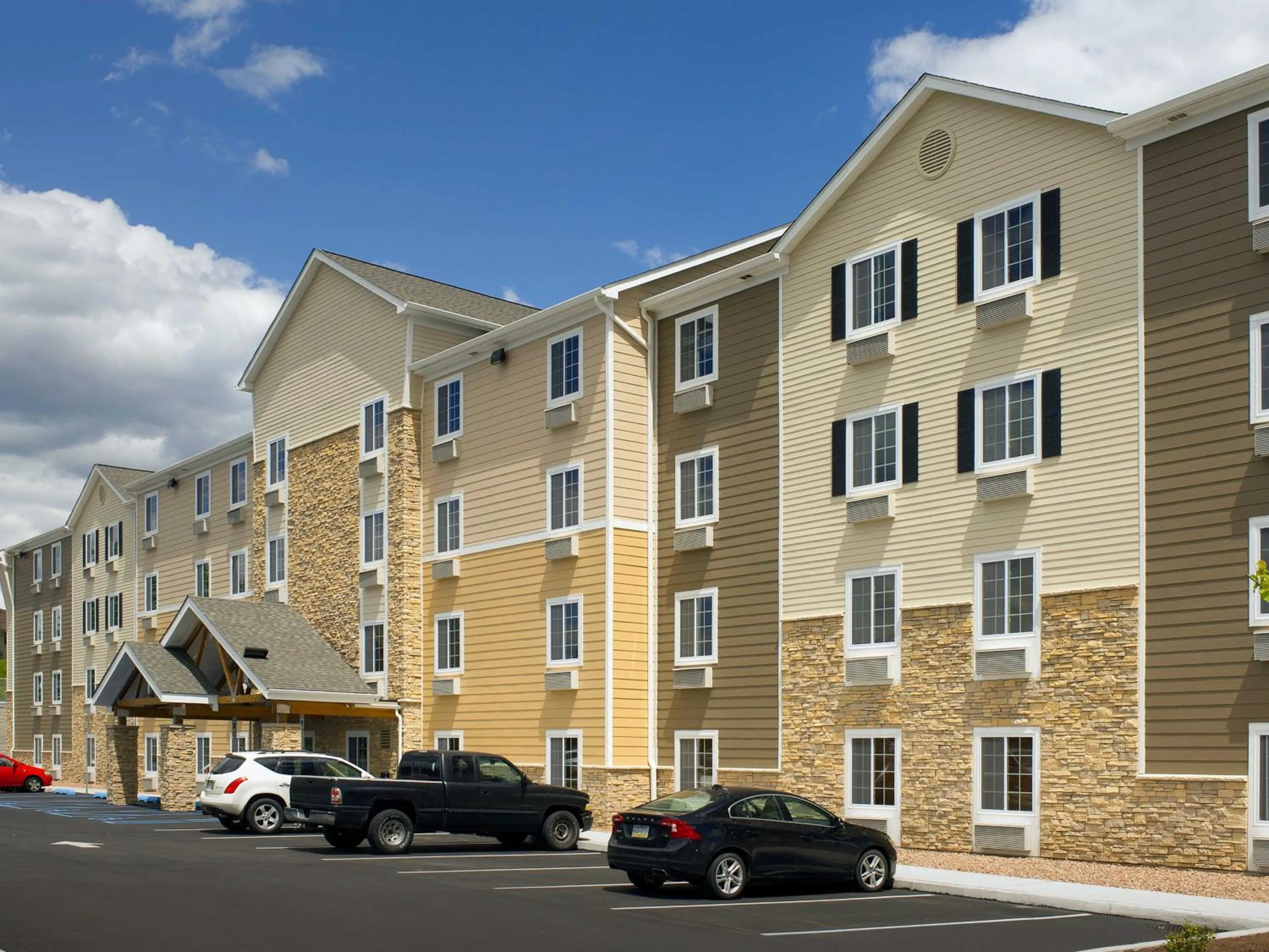 Property building in WoodSpring Suites Wilkes-Barre