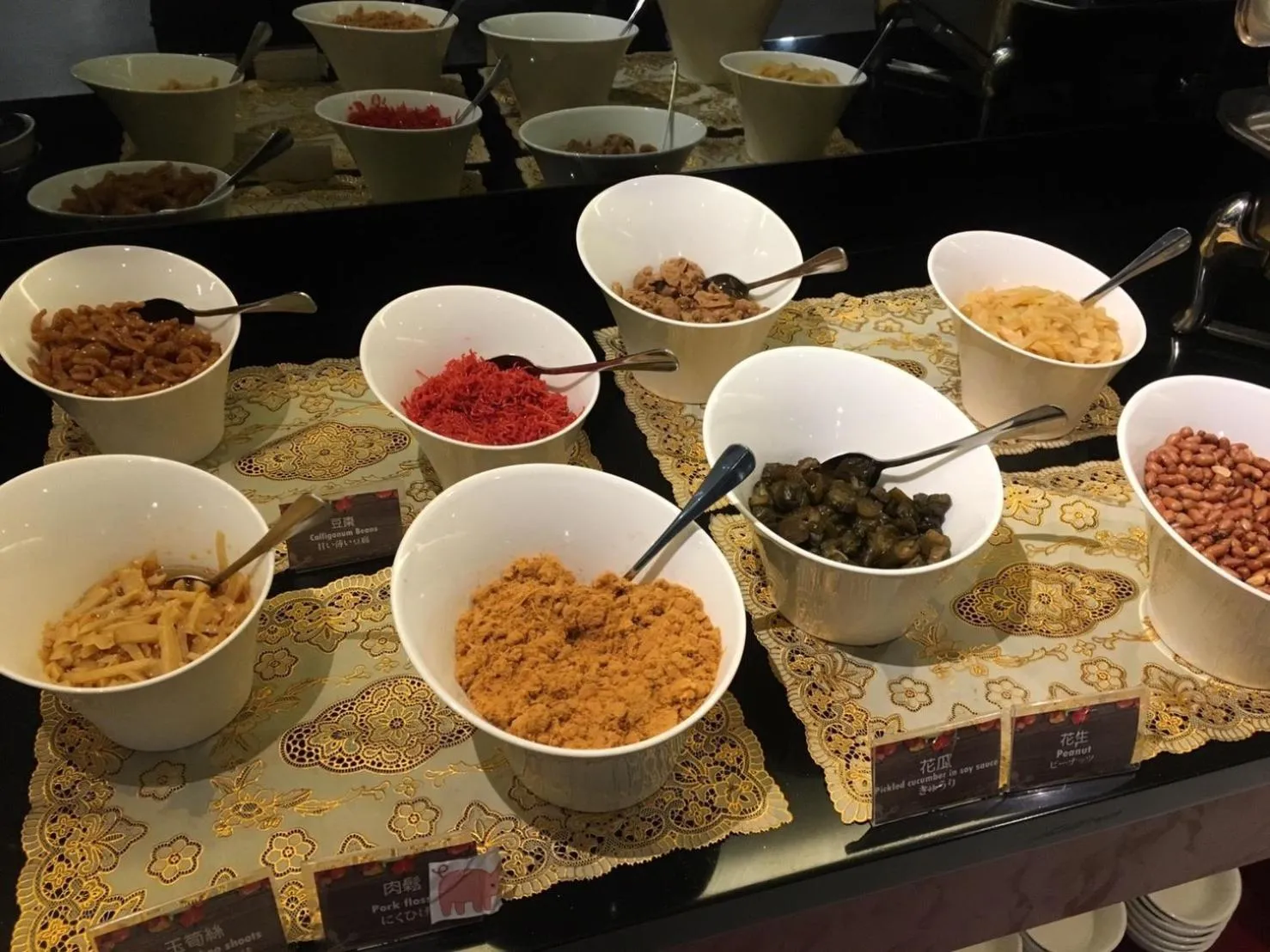 Buffet breakfast in Dengfeng Milan Business Hotel