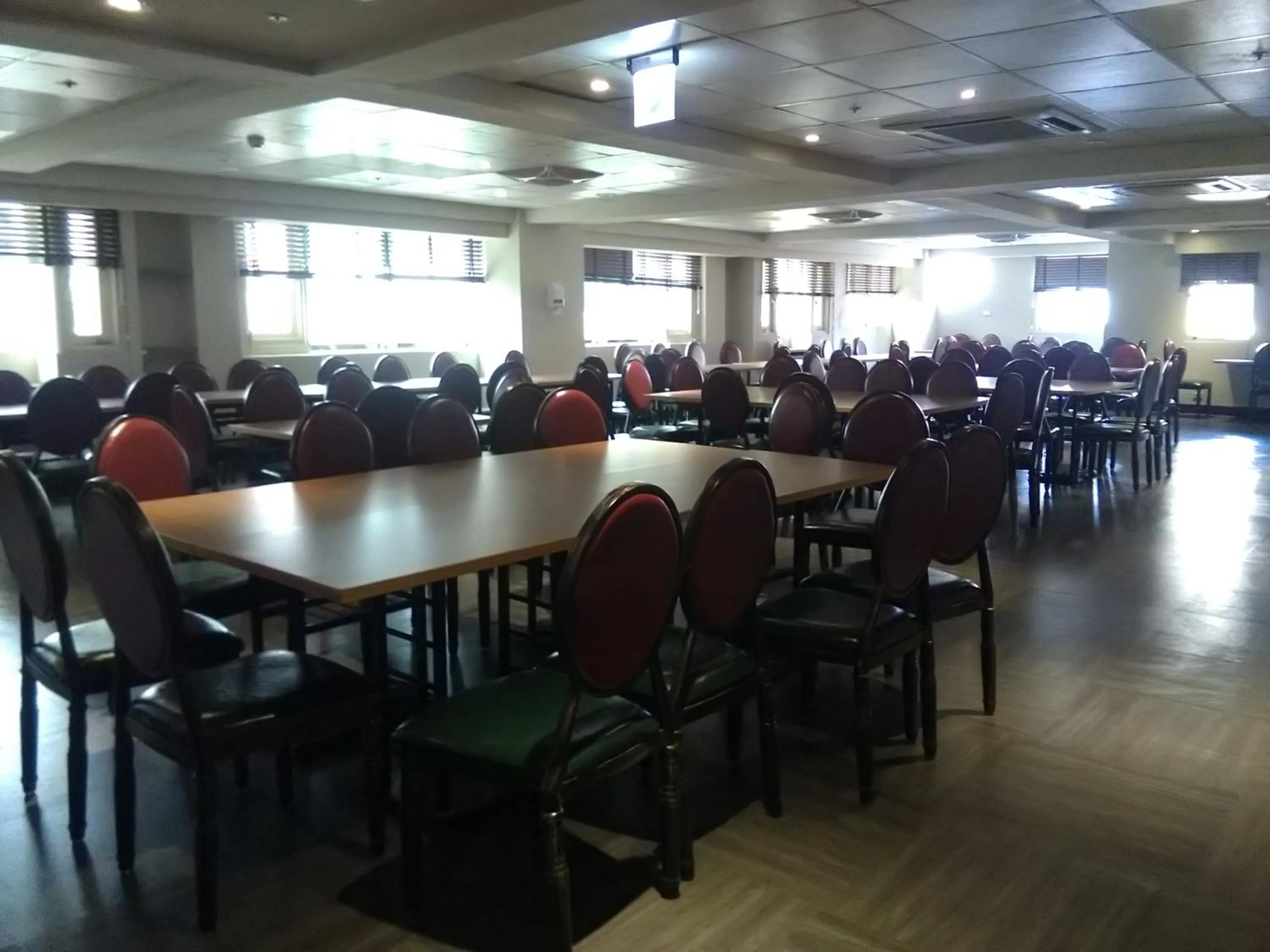 Restaurant/places to eat in Dengfeng Milan Business Hotel