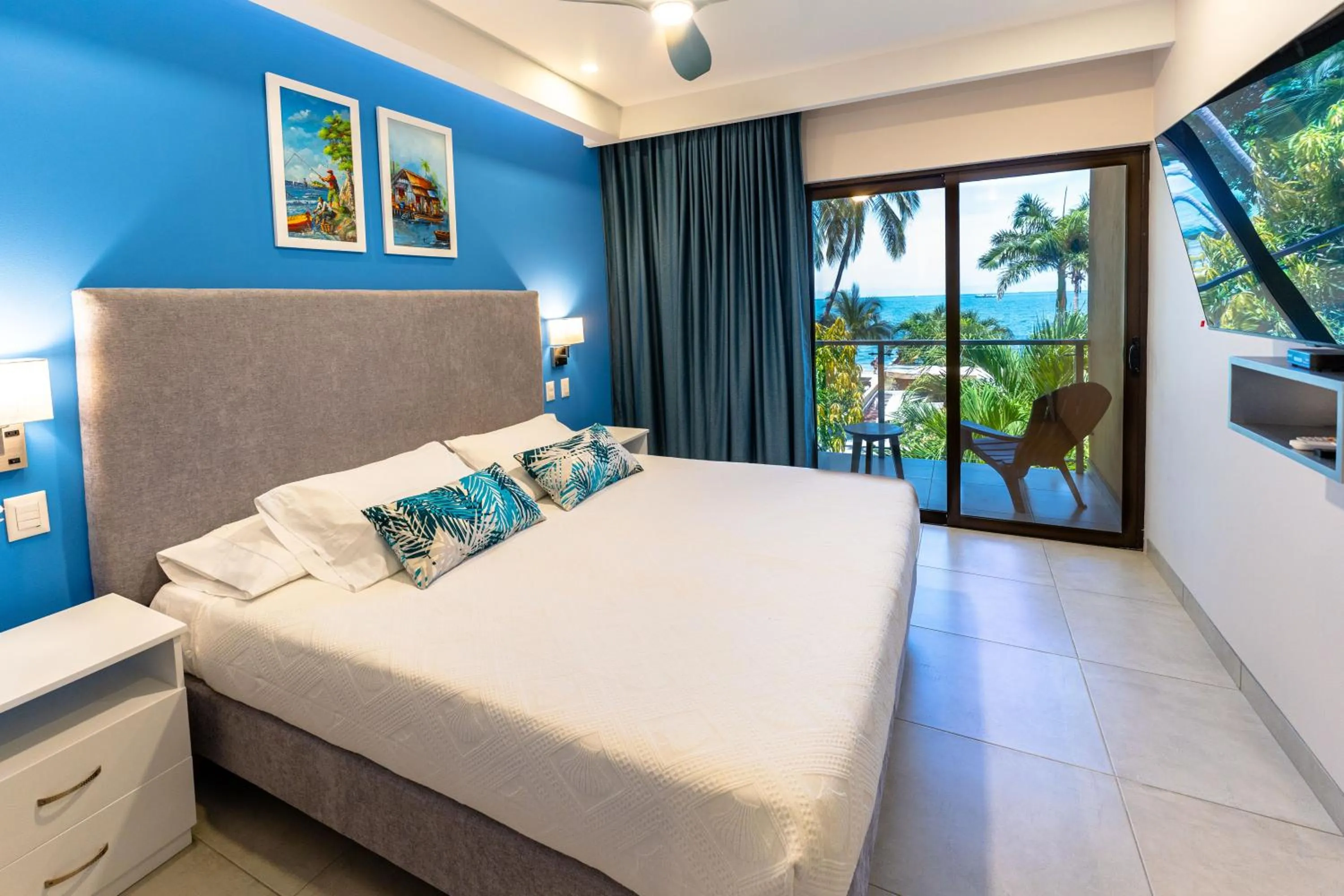 Photo of the whole room, Bed in Casa Verano Beach Hotel - Adults Only