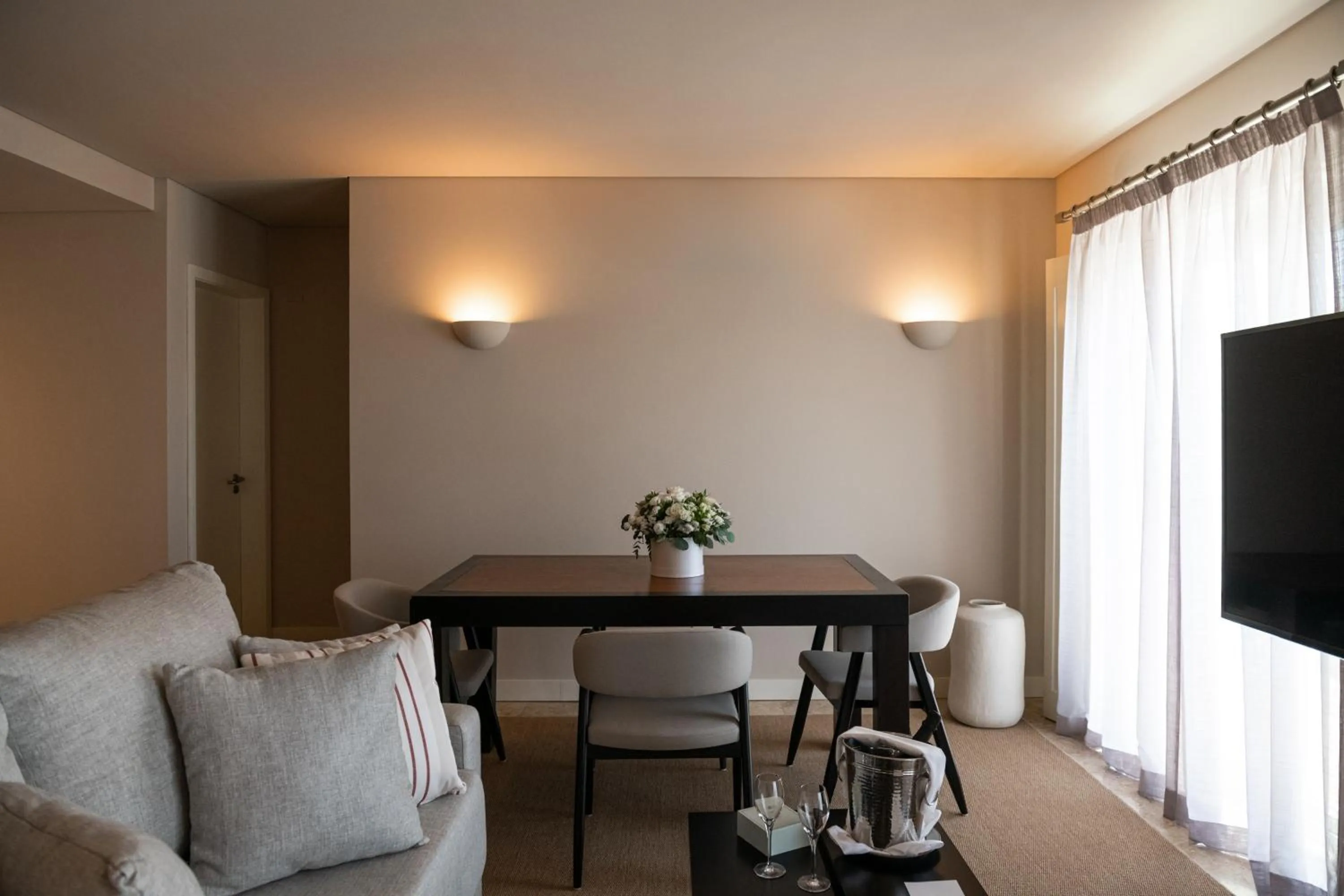 Dining area in Domes Lake Algarve, Autograph Collection