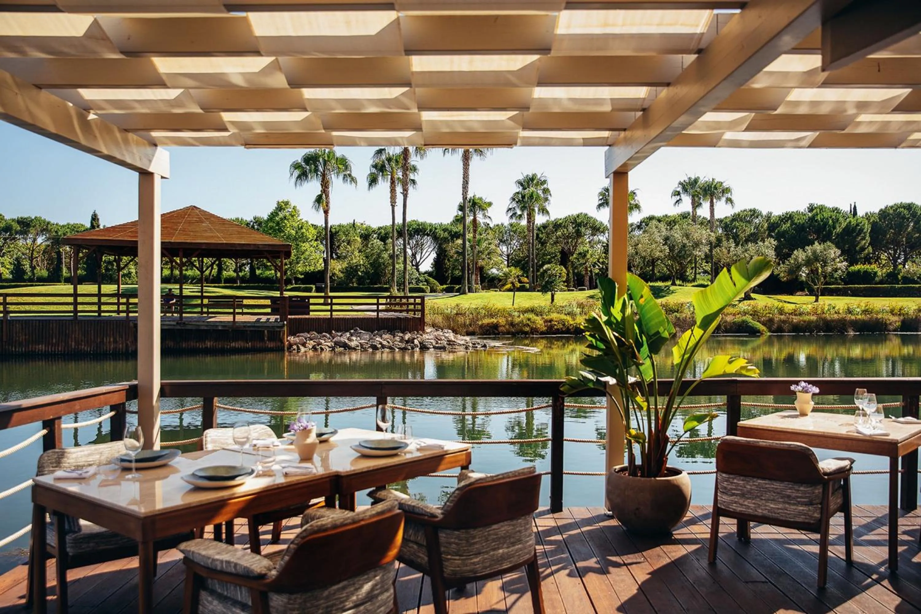 Restaurant/places to eat in Domes Lake Algarve, Autograph Collection