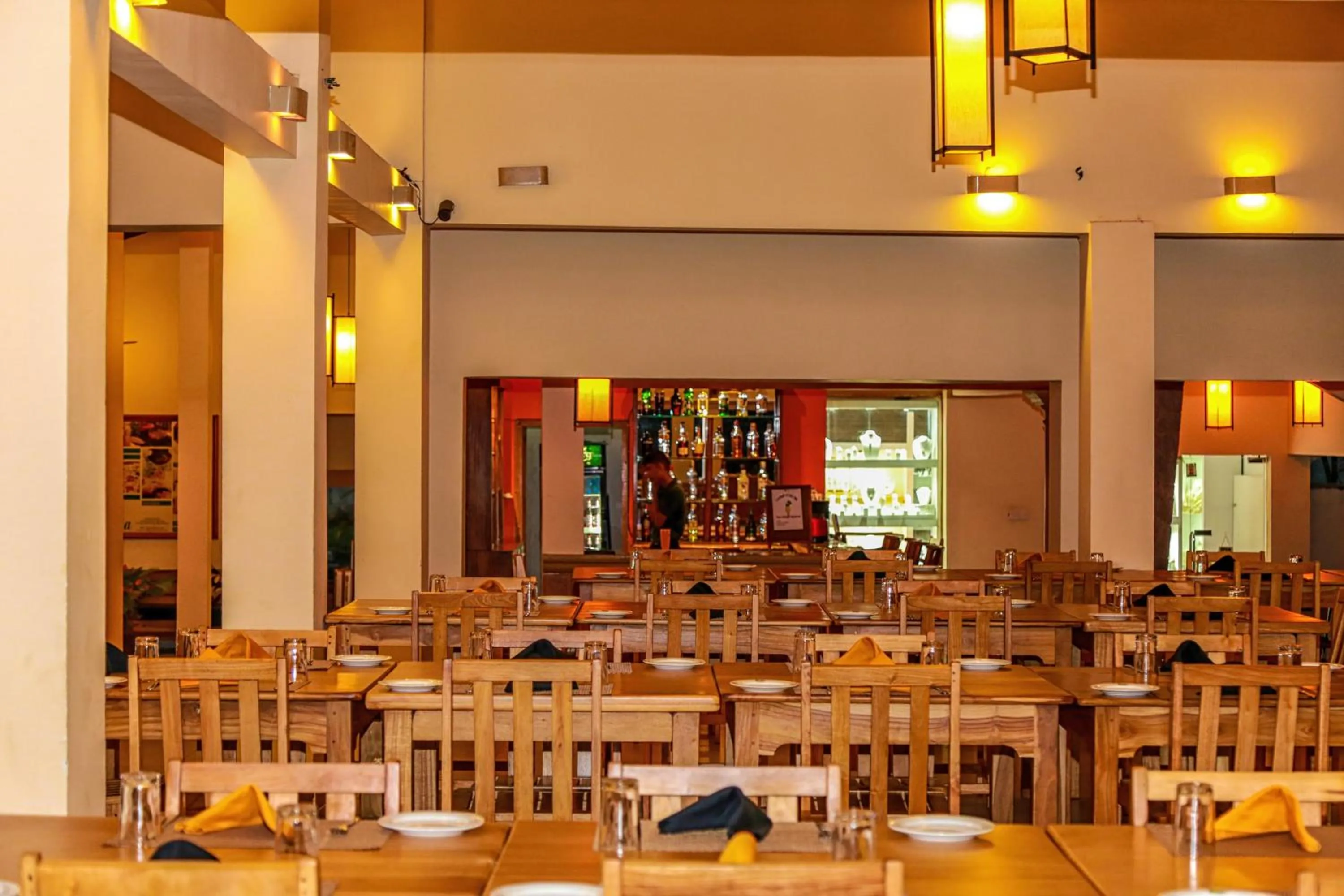 Restaurant/places to eat in Pelwehera Village Resort