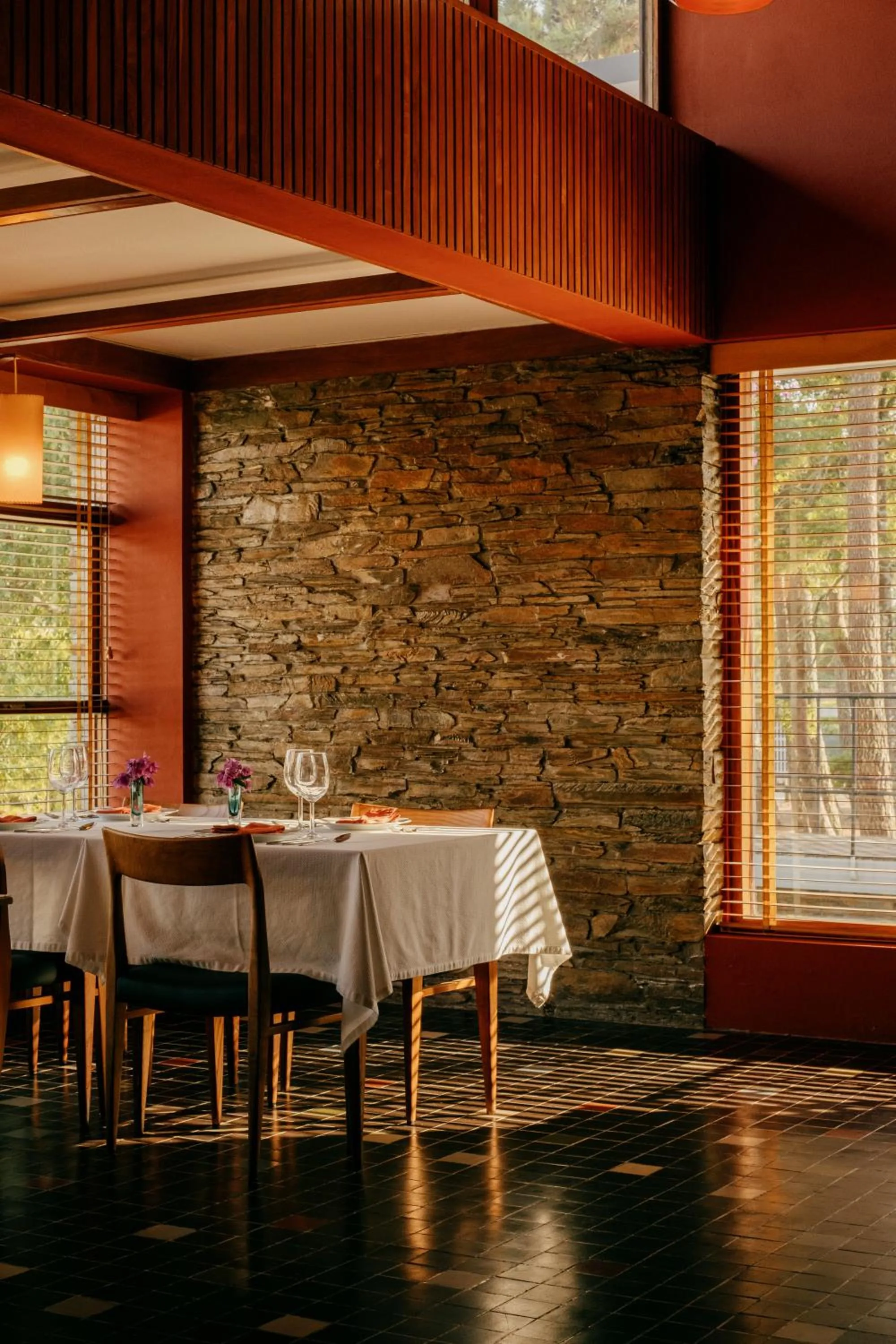 Restaurant/places to eat in Parque do Rio Ofir Hotel