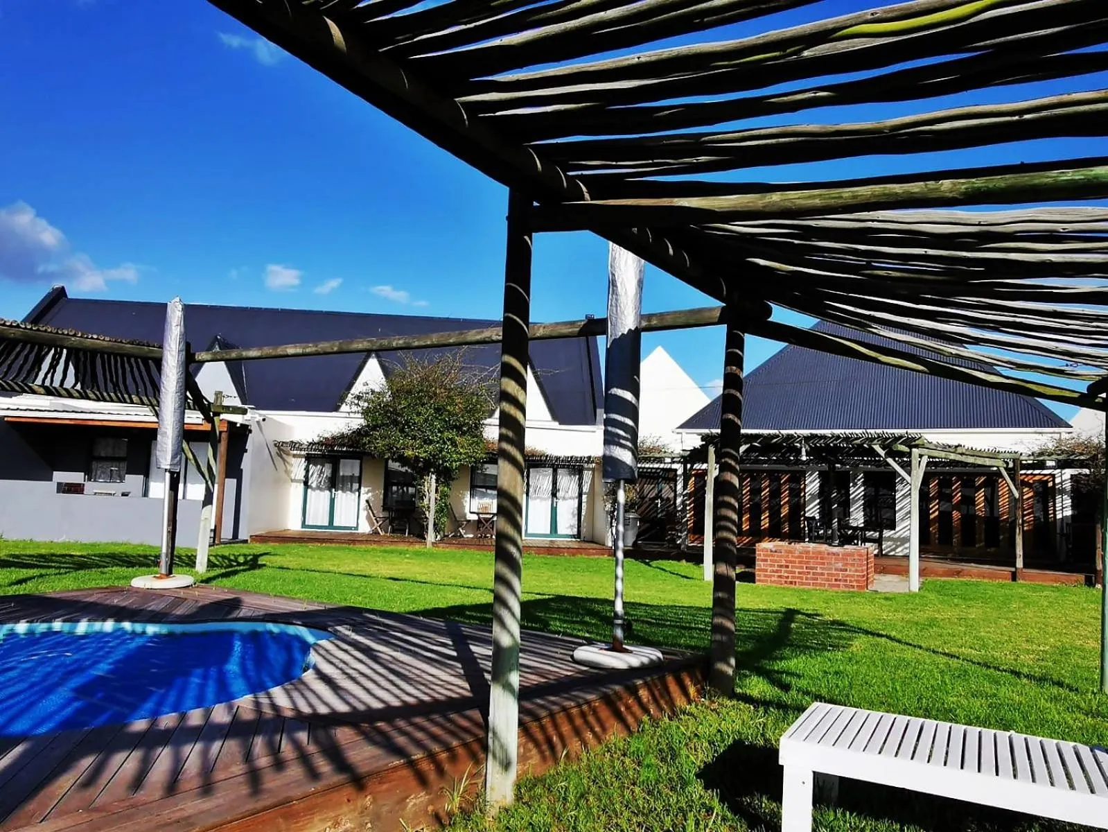 Swimming pool in Tortoise Trail Lodge