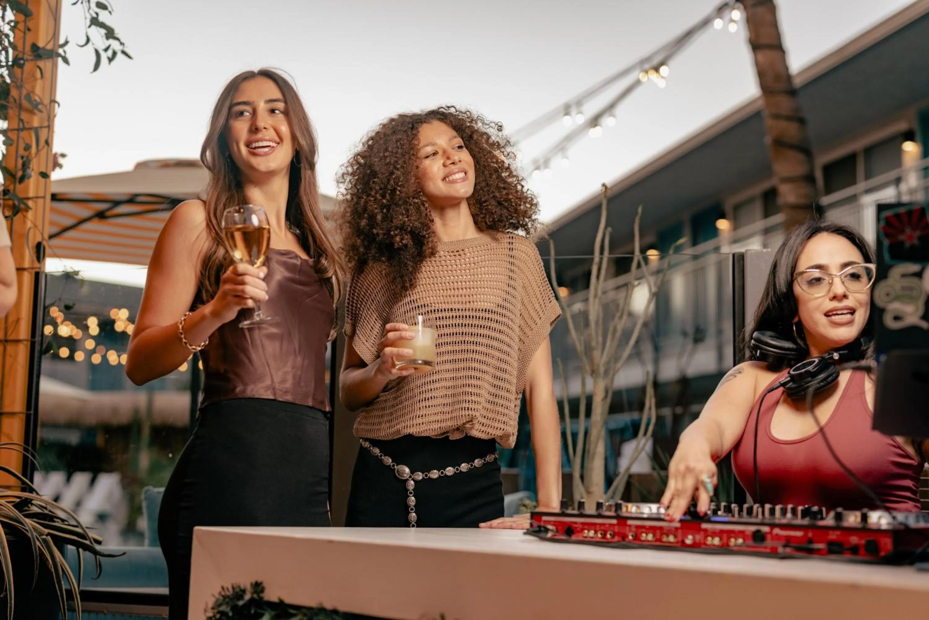 Lounge or bar in voco The Tuxon by IHG