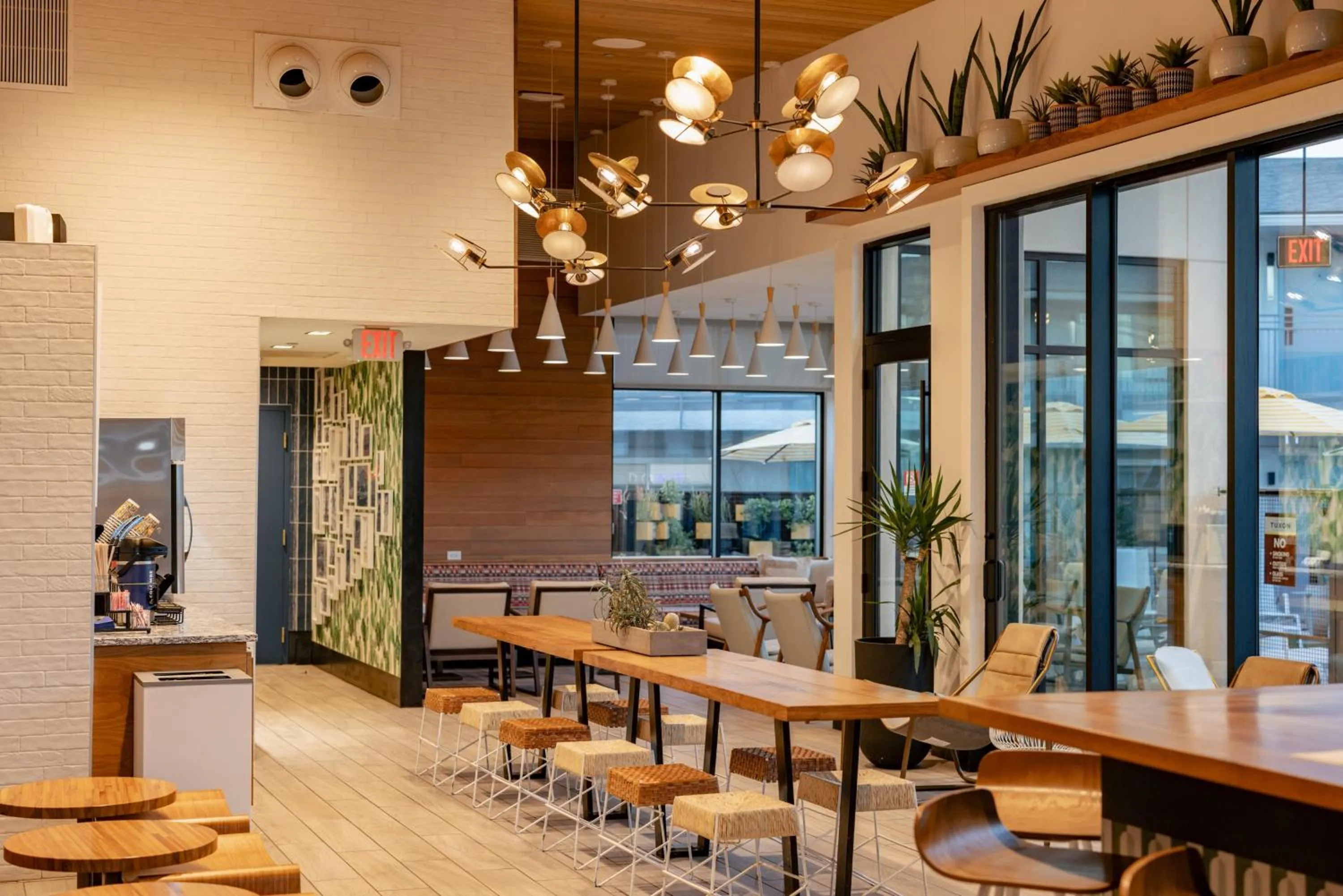 Restaurant/places to eat in voco The Tuxon by IHG