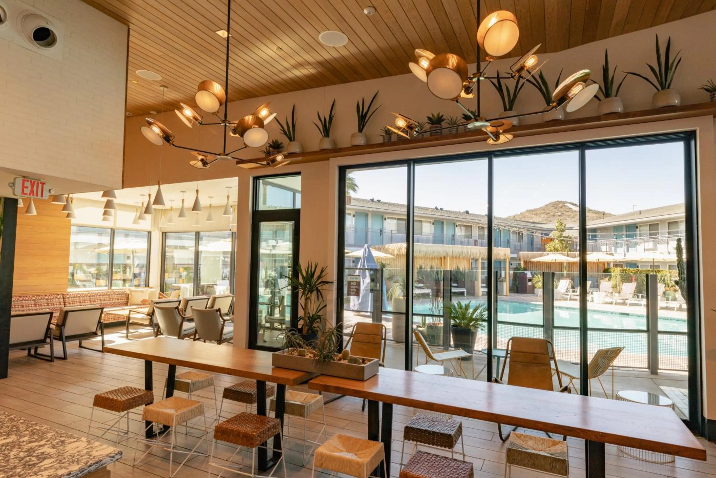 Restaurant/places to eat in voco The Tuxon by IHG