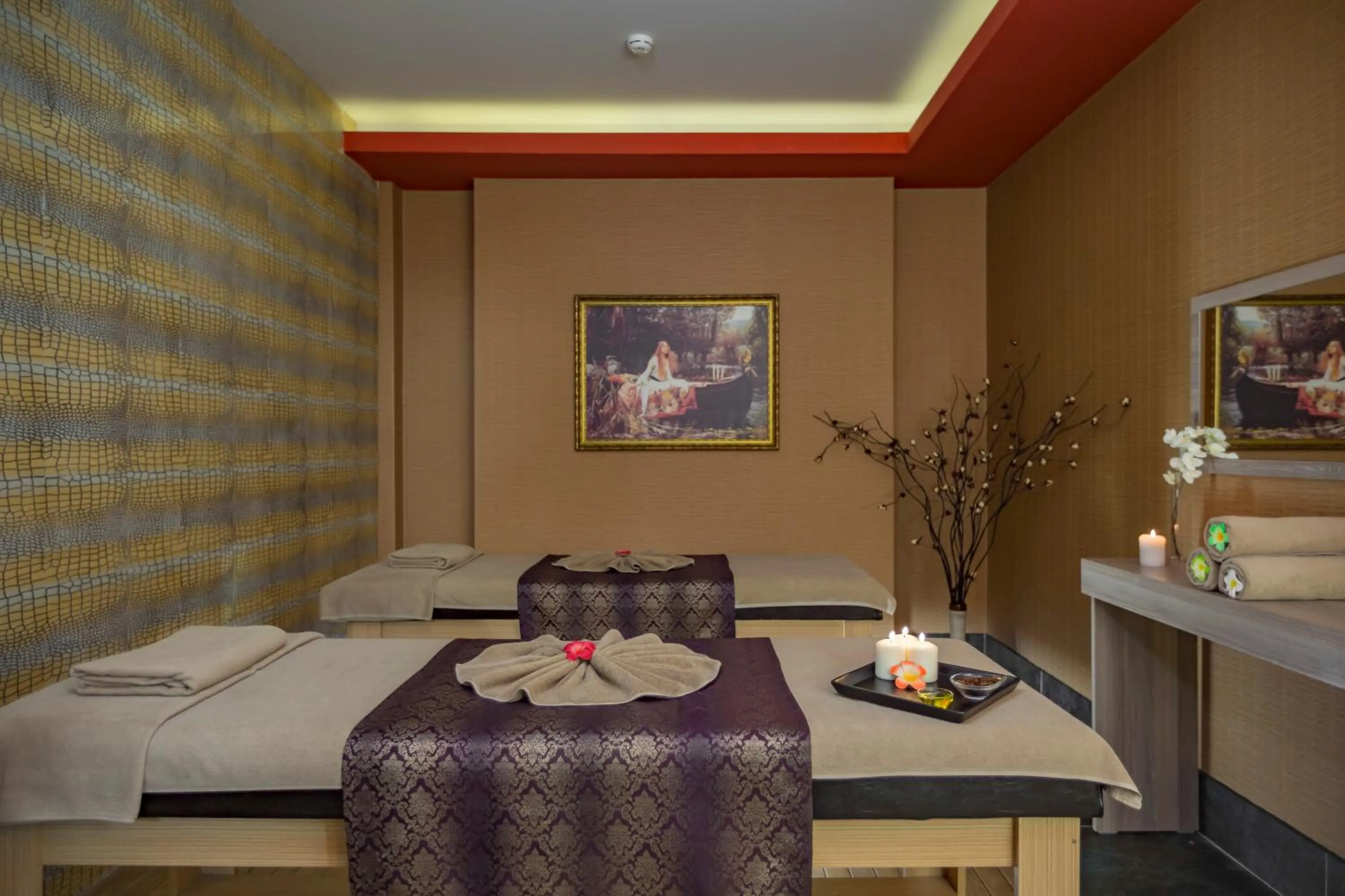 Massage, Bed in Royal Alhambra Palace