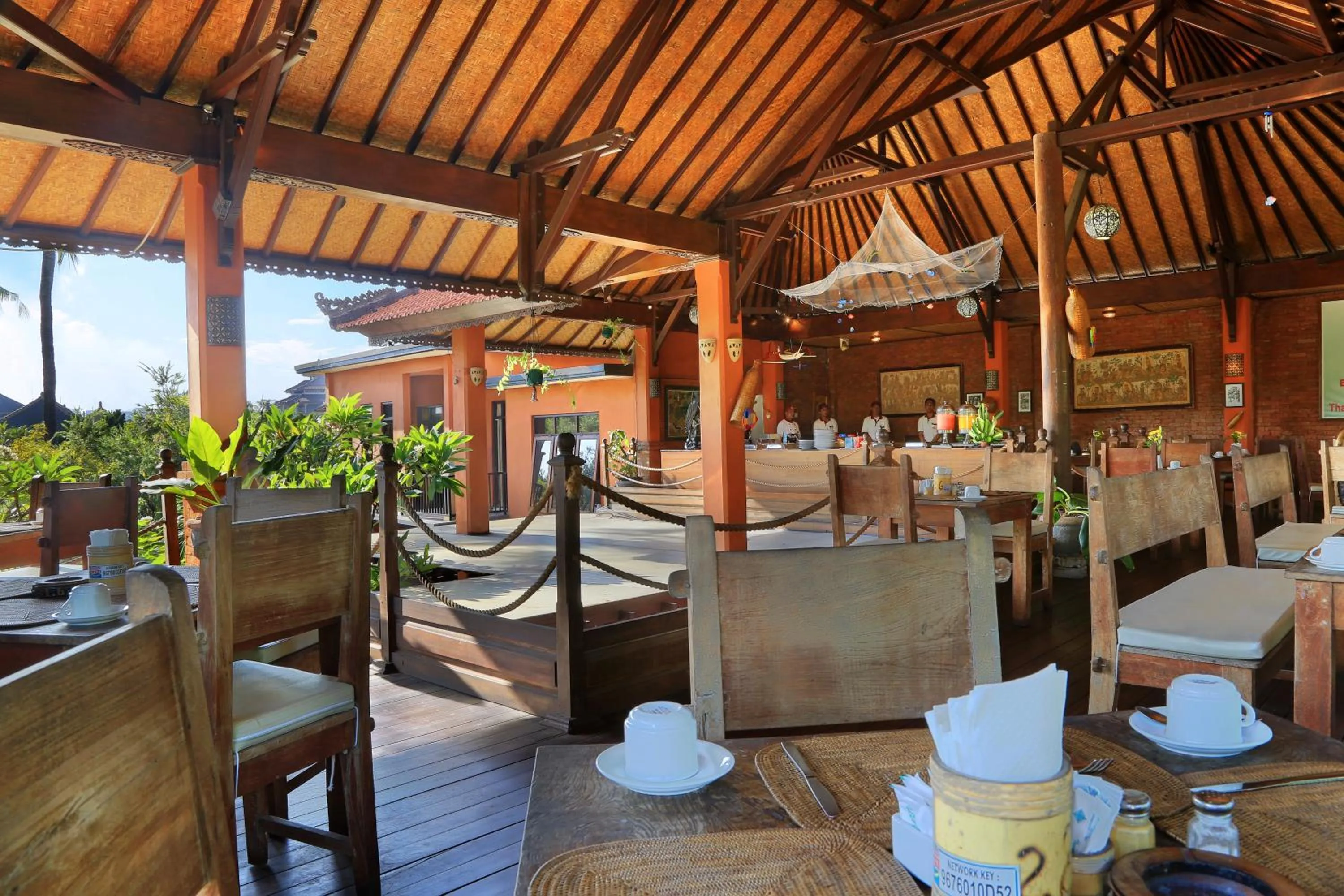 Restaurant/places to eat in Satriya Cottages