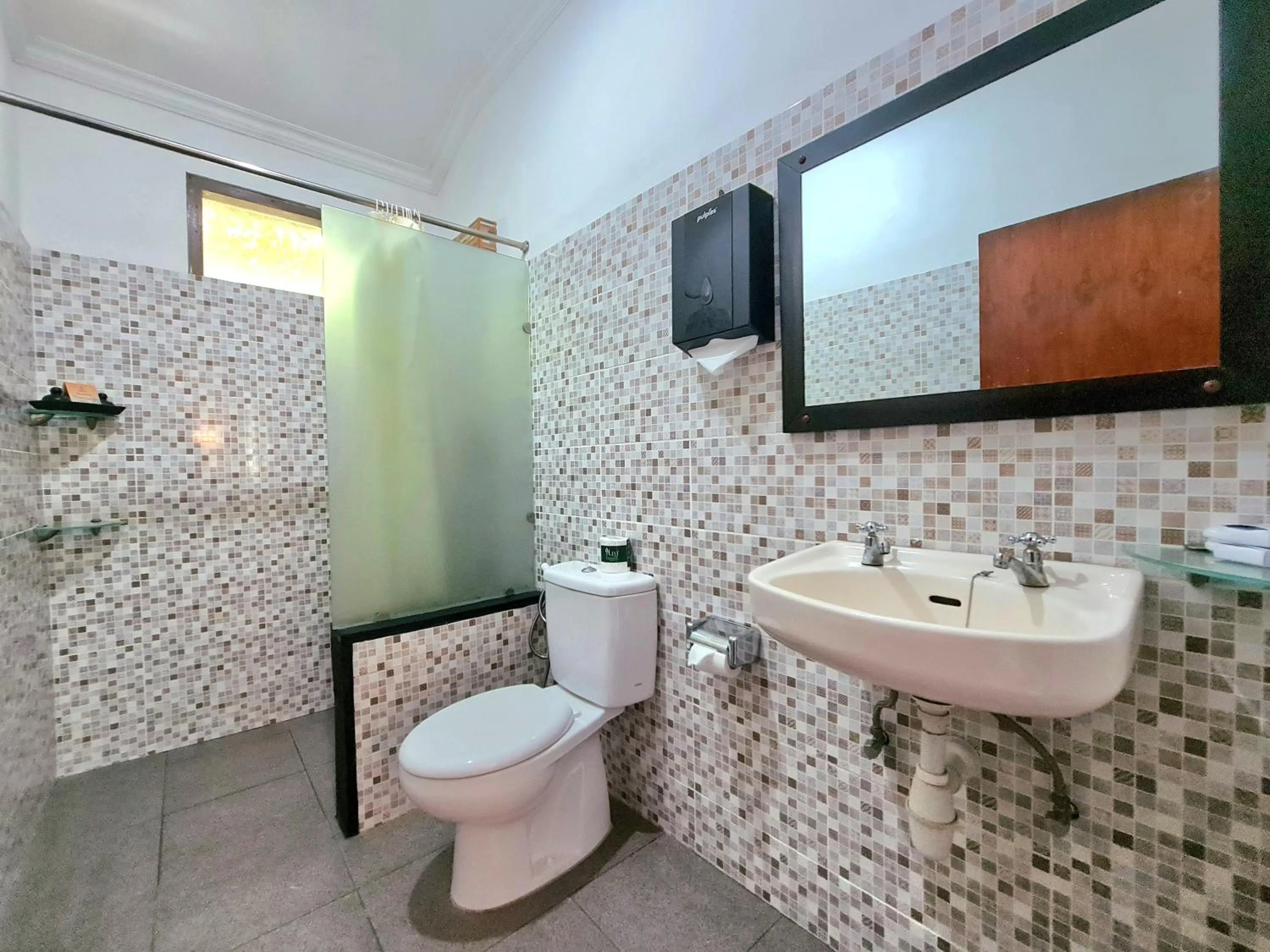 Bathroom in Satriya Cottages