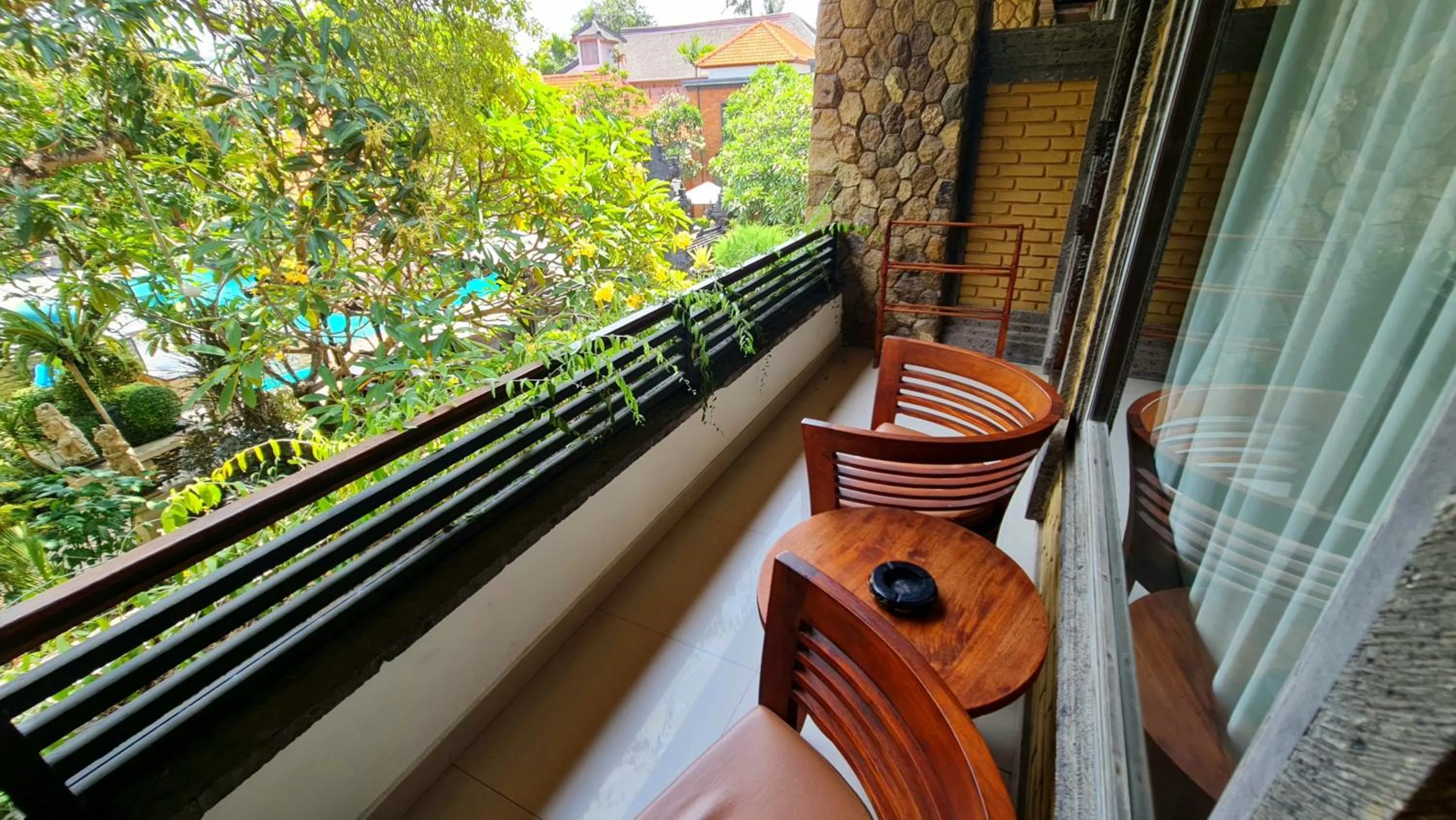 Inner courtyard view in Satriya Cottages