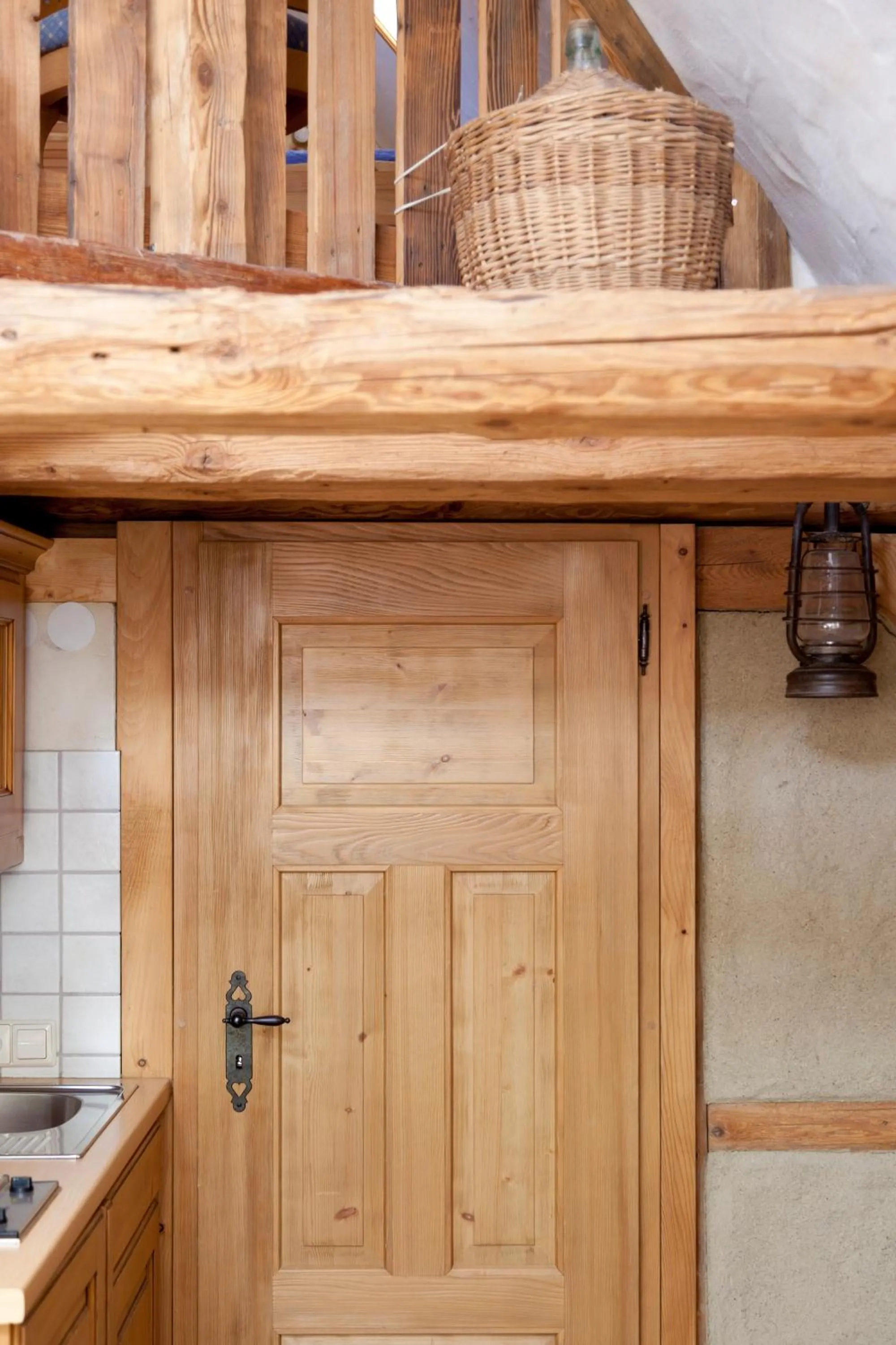 Kitchen or kitchenette in Naturhotel Holzwurm
