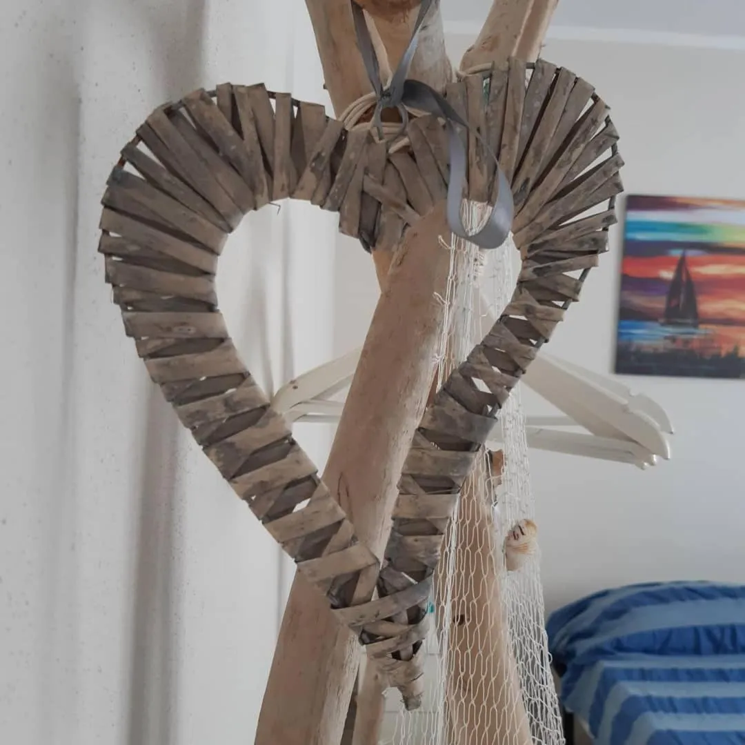 Decorative detail in Verde Mare