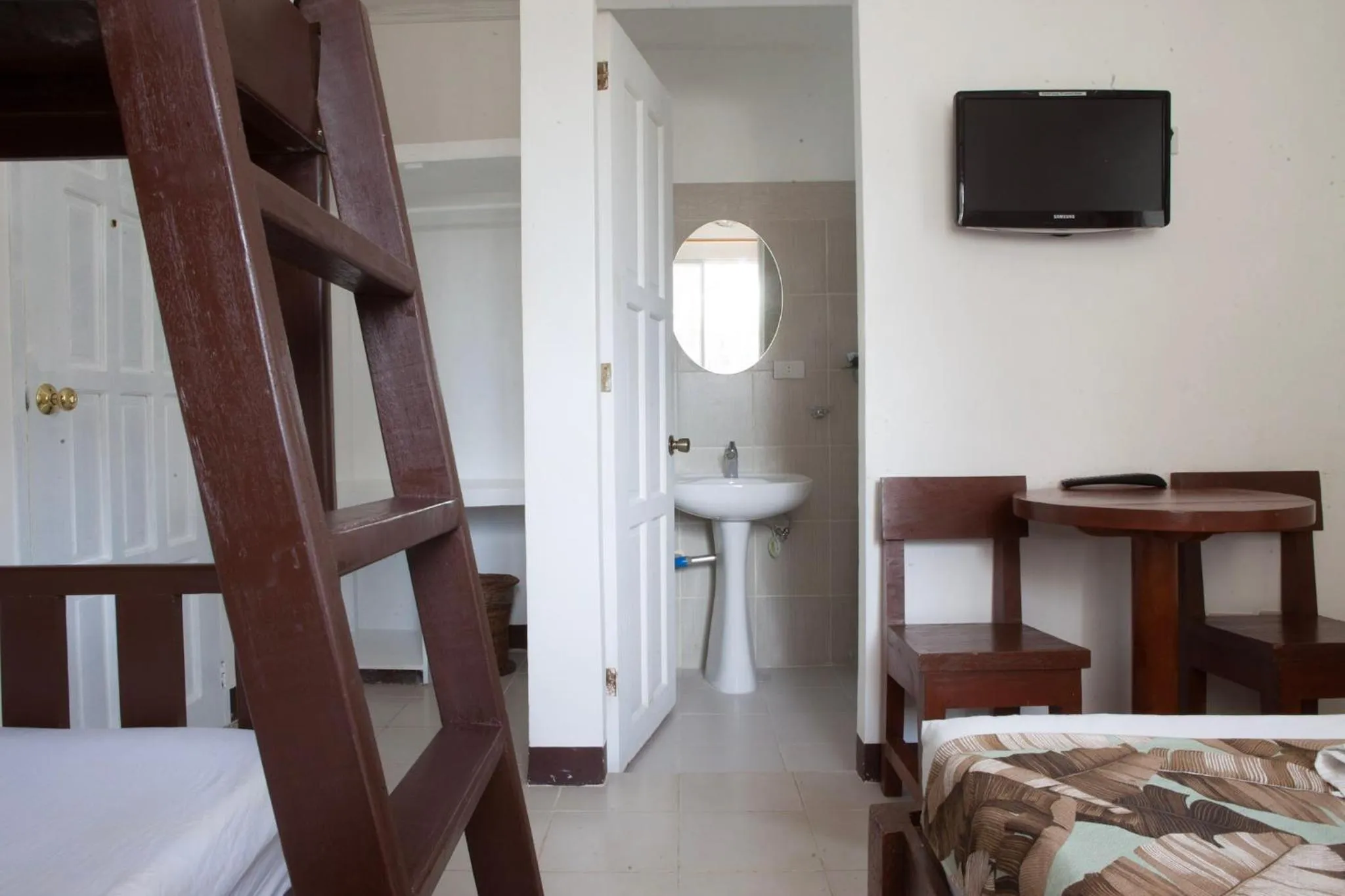 TV and multimedia, Bed in Isla Gecko Resort